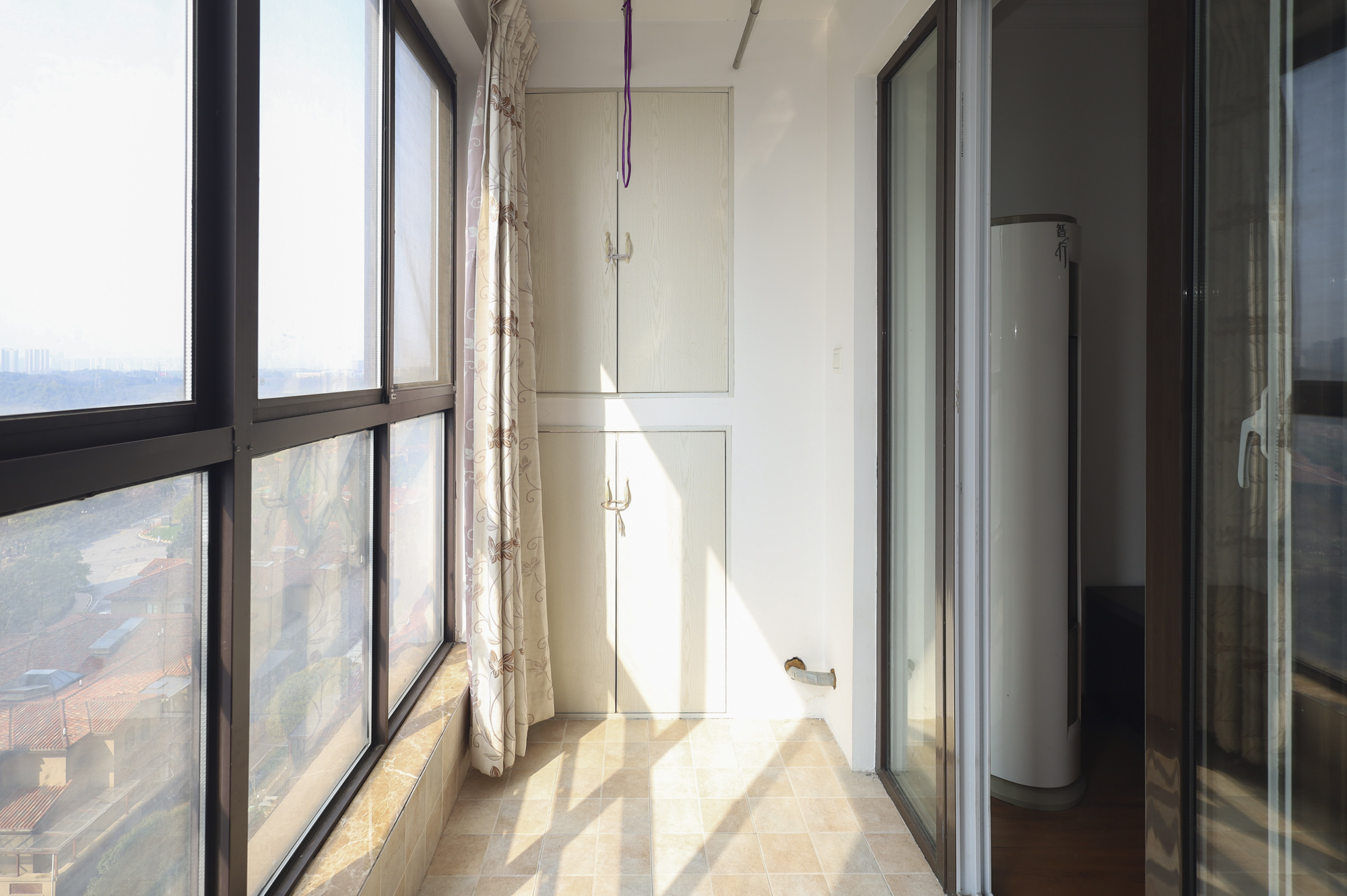 水映加州 3室2厅1卫 175.0万 水映加州 3室2厅1卫 175.0万阳台