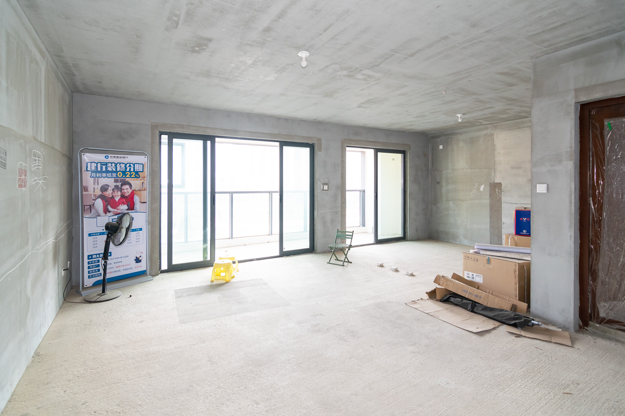 中交凤鸣九章  4室2厅2卫    162.0万 中交凤鸣九章  4室2厅2卫    162.0万客厅