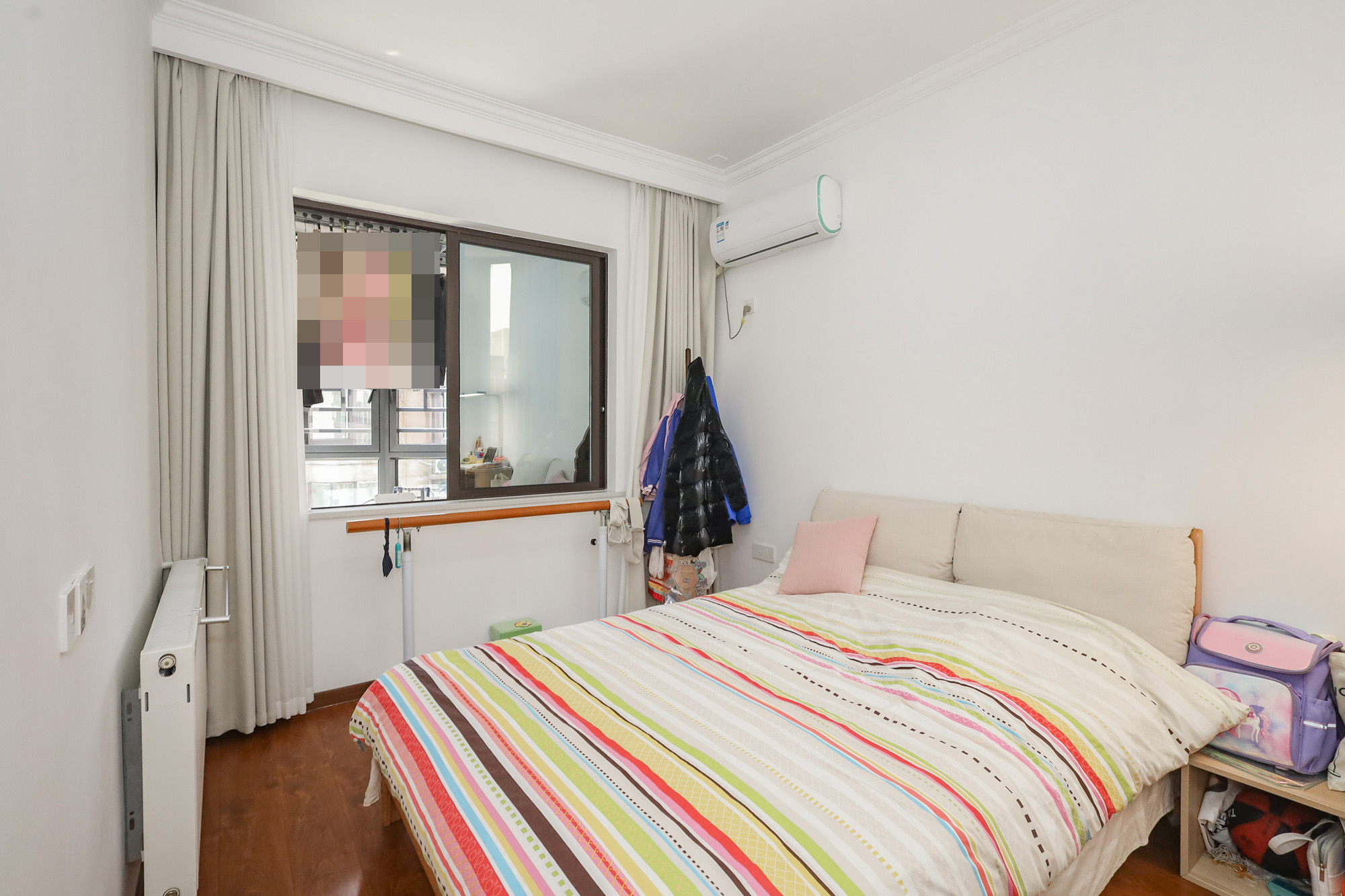 钰龙天下一期  3室2厅2卫    355.0万 钰龙天下一期  3室2厅2卫    355.0万卧室