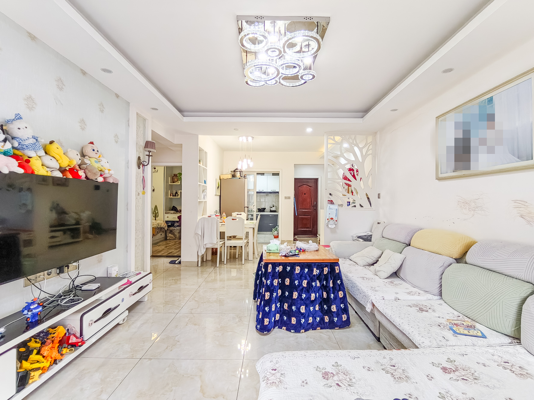 恒广国际景园一二区 2室2厅1卫 69.8万 恒广国际景园一二区 2室2厅1卫 69.8万客厅