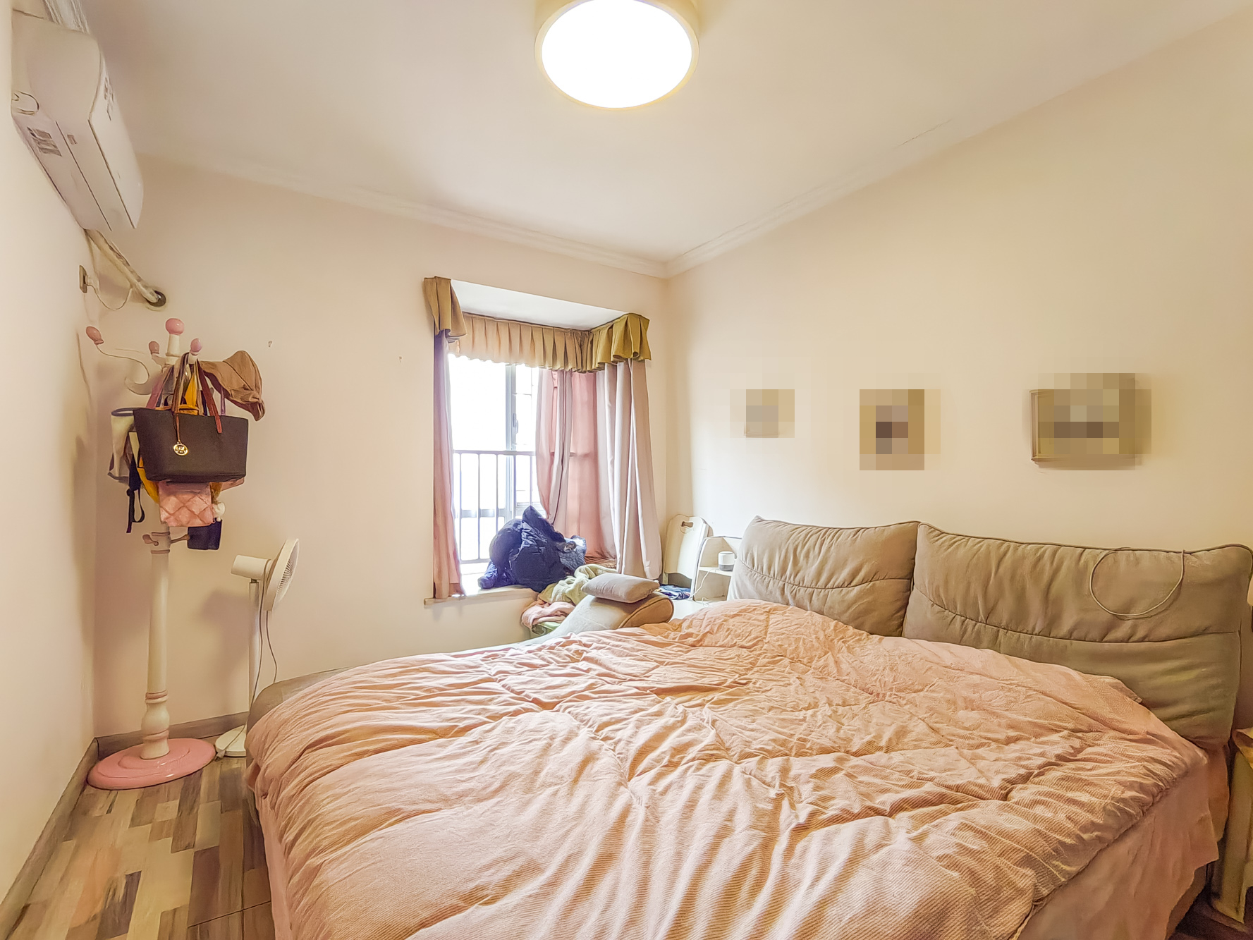 恒广国际景园一二区 2室2厅1卫 69.8万 恒广国际景园一二区 2室2厅1卫 69.8万卧室