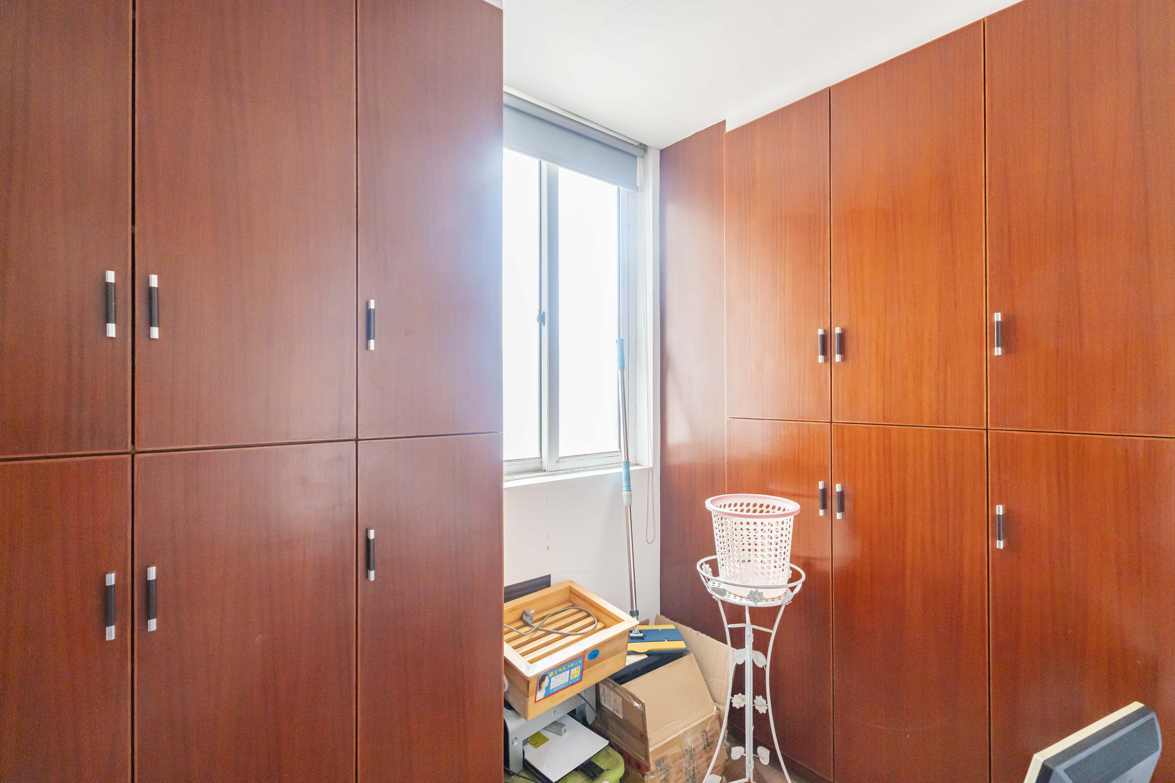 建鸿达现代公寓  1室1厅1卫   68.00万卧室