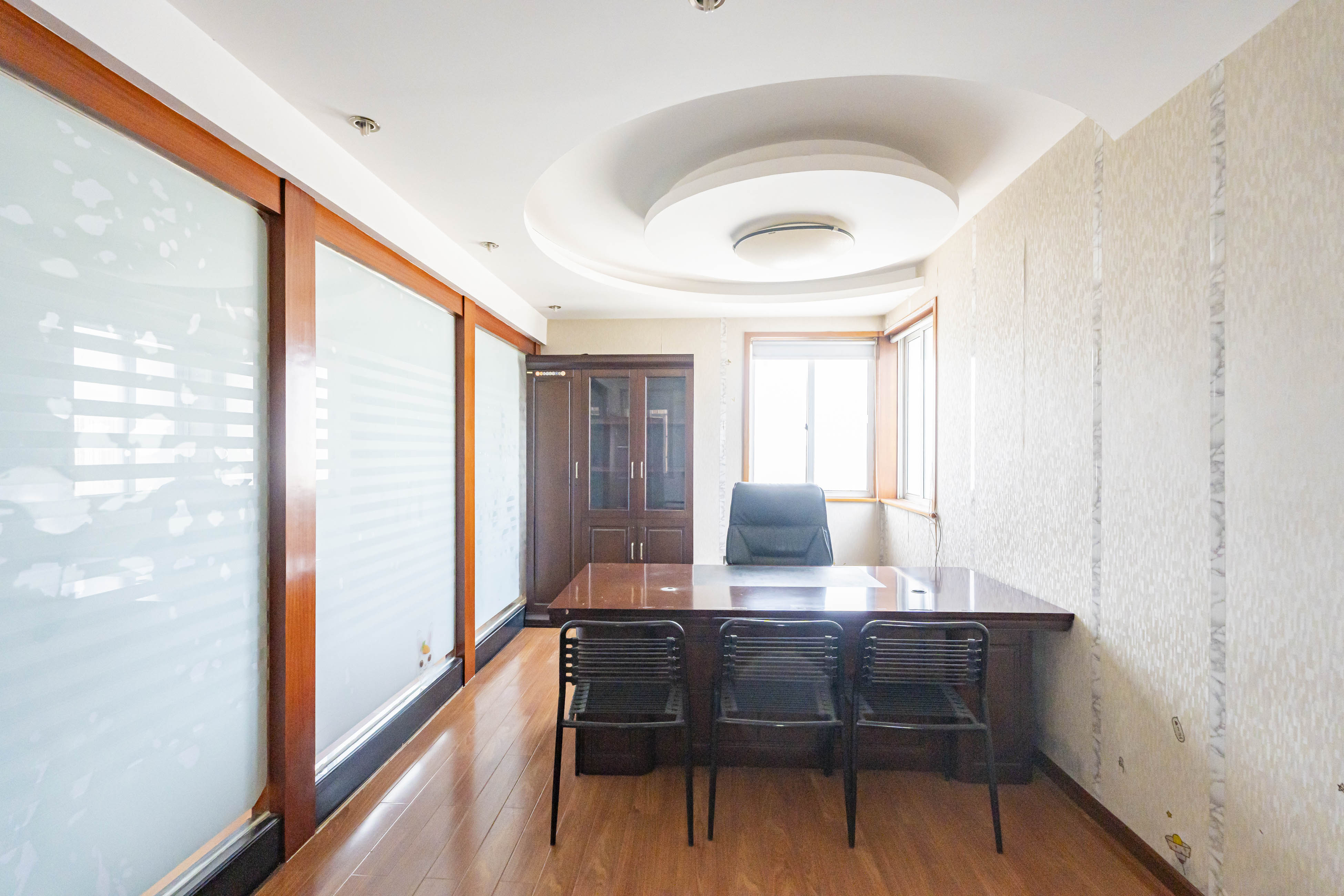 建鸿达现代公寓  1室1厅1卫   68.00万卧室