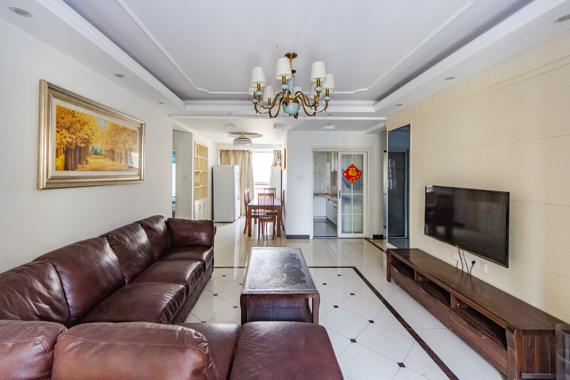 万国城(当代满庭春MOMA)三期  3室2厅2卫    118.0万 万国城(当代满庭春MOMA)三期  3室2厅2卫    118.0万客厅