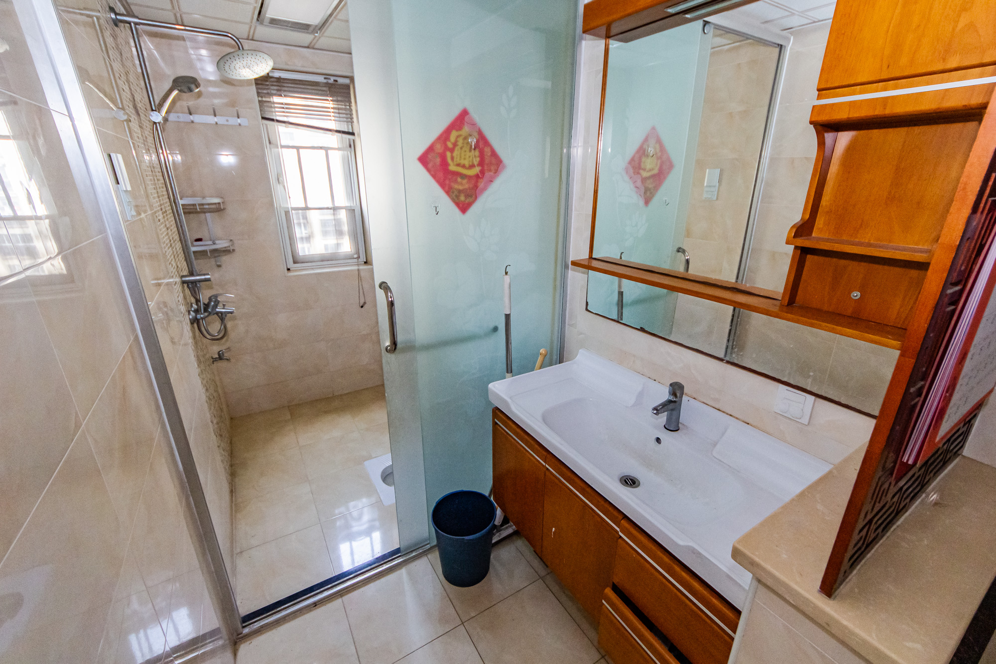 万国城(当代满庭春MOMA)三期  3室2厅2卫    118.0万 万国城(当代满庭春MOMA)三期  3室2厅2卫    118.0万卫生间