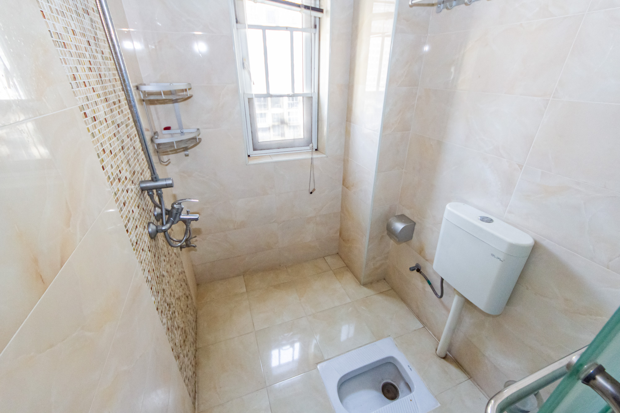 万国城(当代满庭春MOMA)三期  3室2厅2卫    118.0万 万国城(当代满庭春MOMA)三期  3室2厅2卫    118.0万卫生间