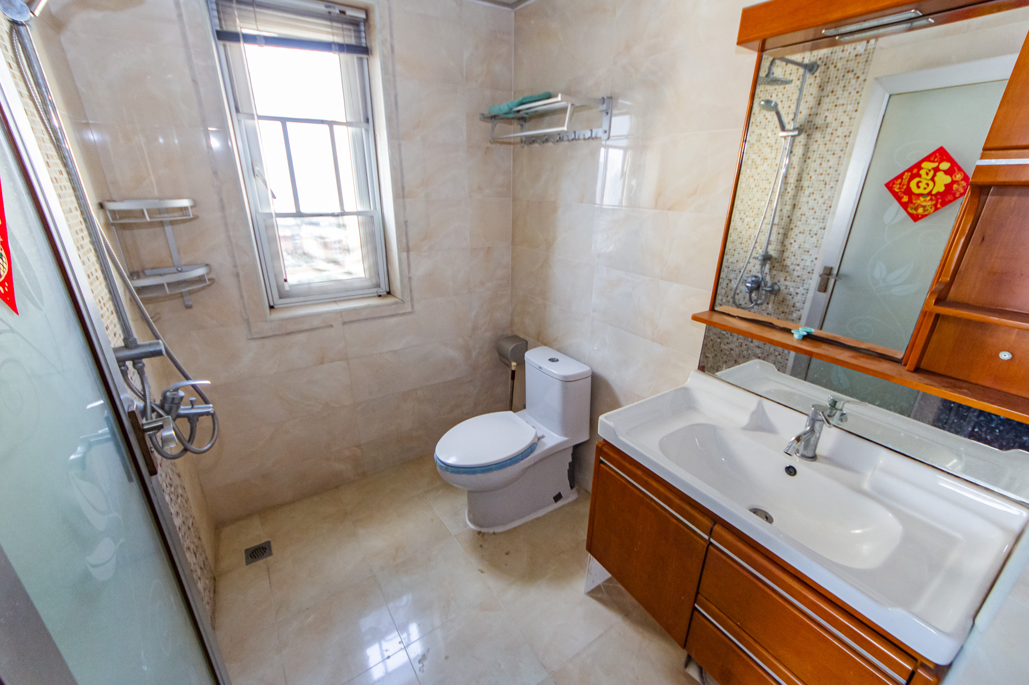 万国城(当代满庭春MOMA)三期  3室2厅2卫    118.0万 万国城(当代满庭春MOMA)三期  3室2厅2卫    118.0万卫生间