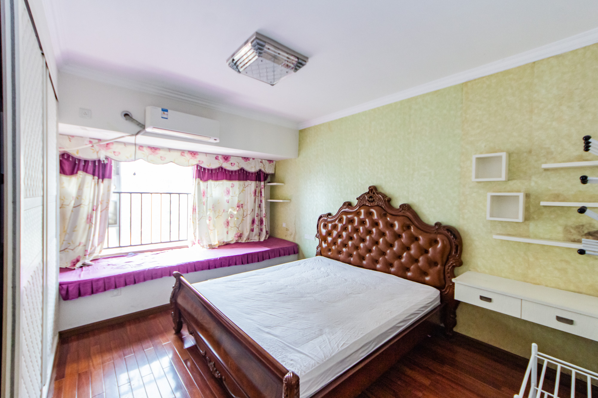 万国城(当代满庭春MOMA)三期  3室2厅2卫    118.0万 万国城(当代满庭春MOMA)三期  3室2厅2卫    118.0万卧室