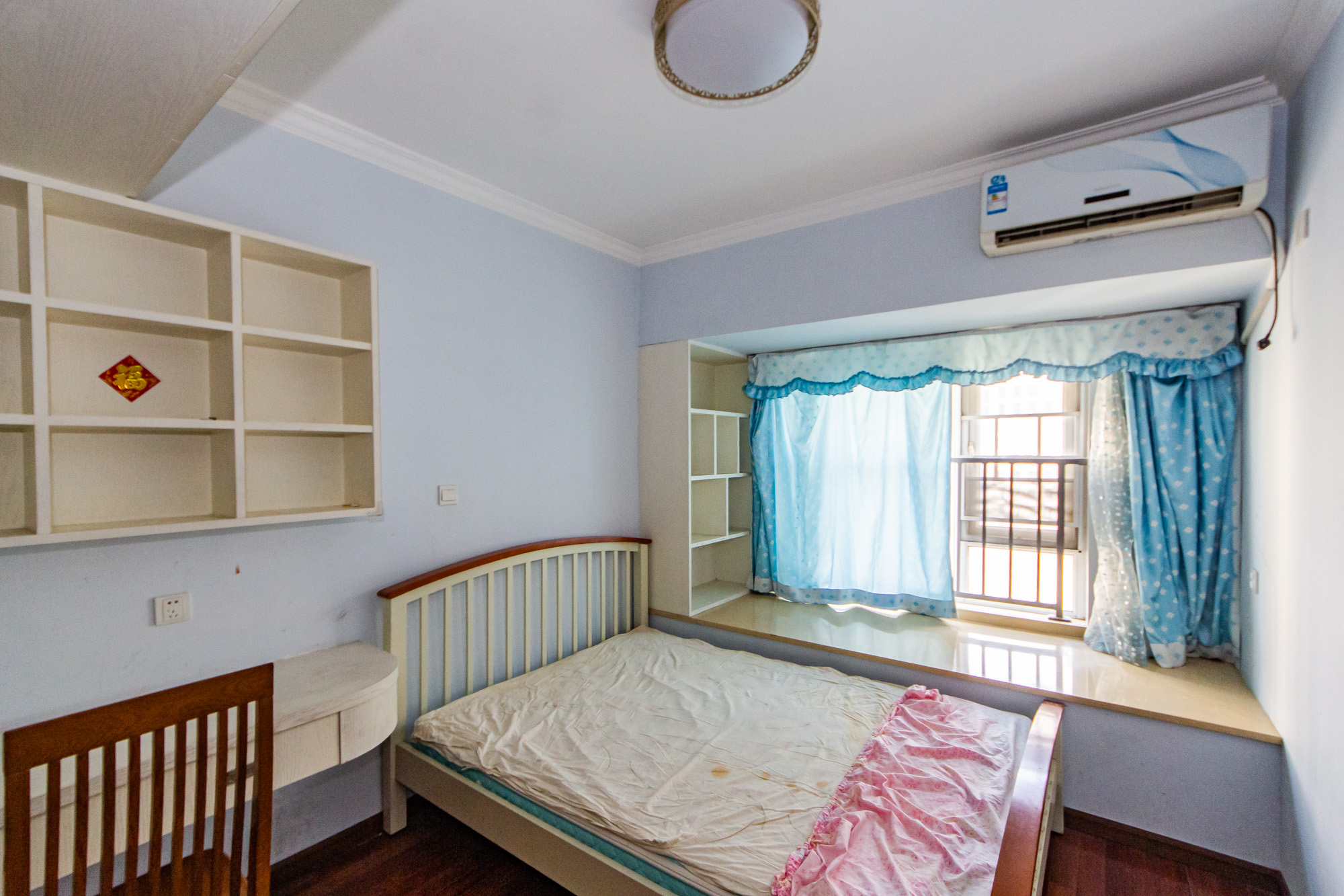 万国城(当代满庭春MOMA)三期  3室2厅2卫    118.0万 万国城(当代满庭春MOMA)三期  3室2厅2卫    118.0万卧室