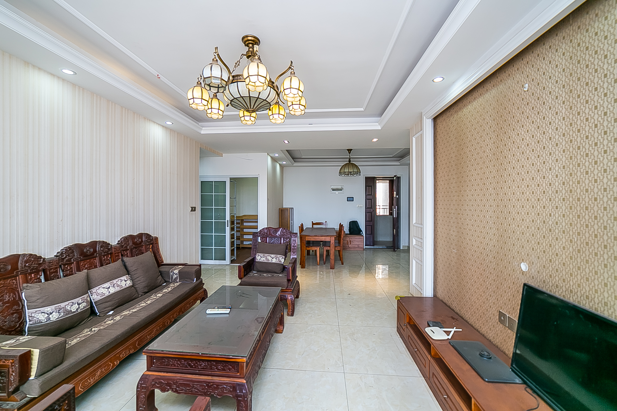 第六都(陆都小区) 3室2厅2卫 197.0万 第六都(陆都小区) 3室2厅2卫 197.0万客厅