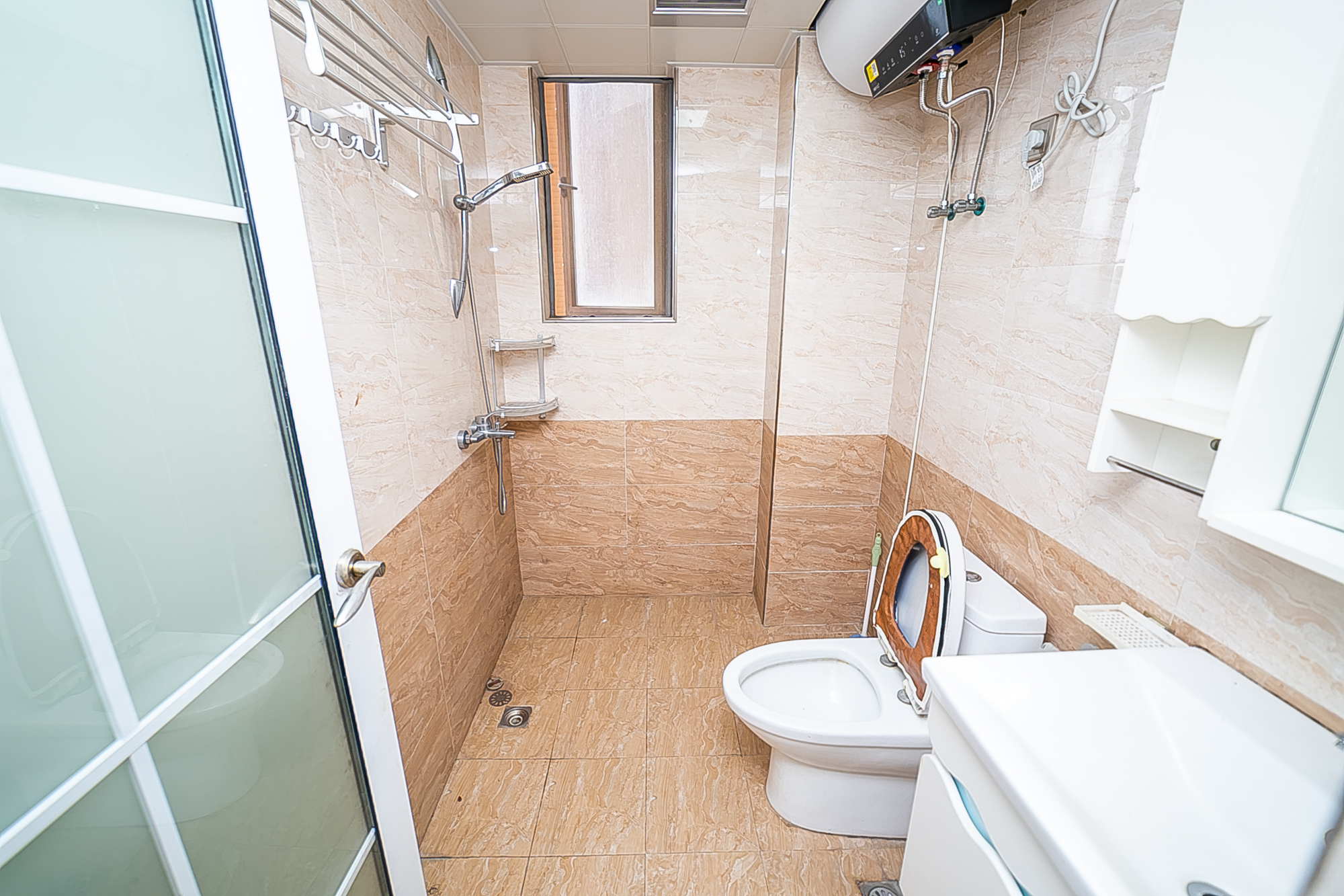 第六都(陆都小区) 3室2厅2卫 197.0万 第六都(陆都小区) 3室2厅2卫 197.0万卫生间