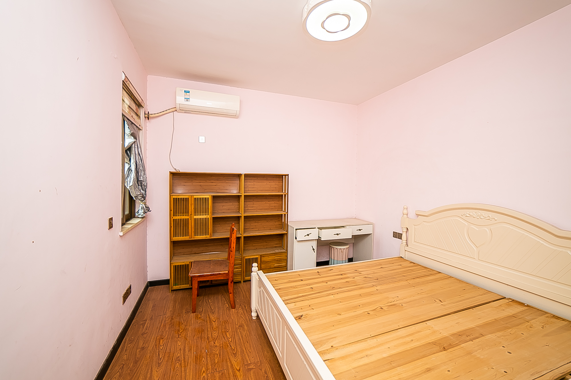 第六都（陆都小区）  3室2厅2卫    197.0万卧室