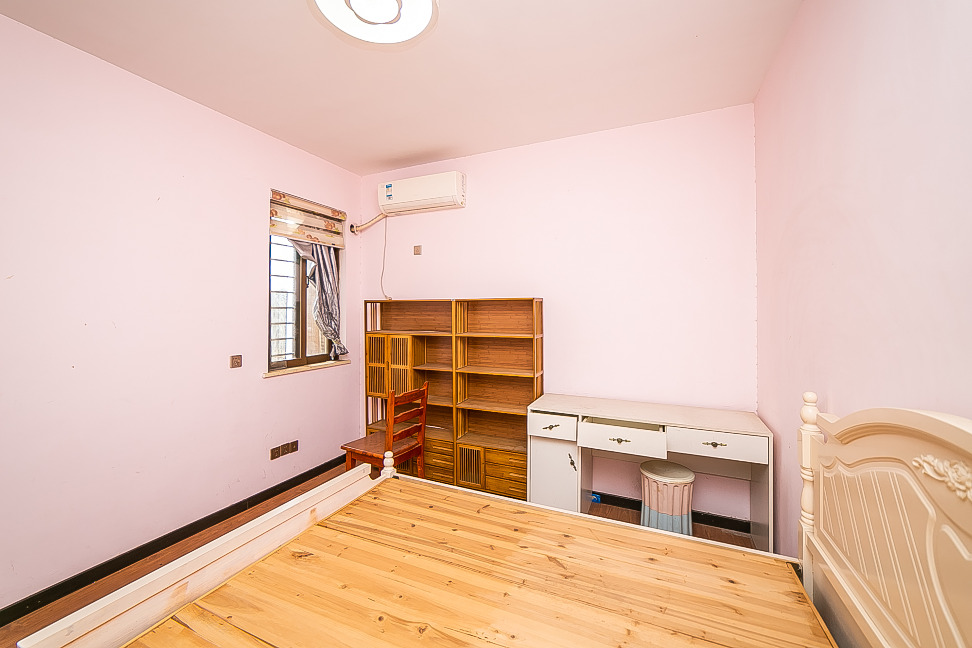 第六都(陆都小区) 3室2厅2卫 197.0万 第六都(陆都小区) 3室2厅2卫 197.0万卧室