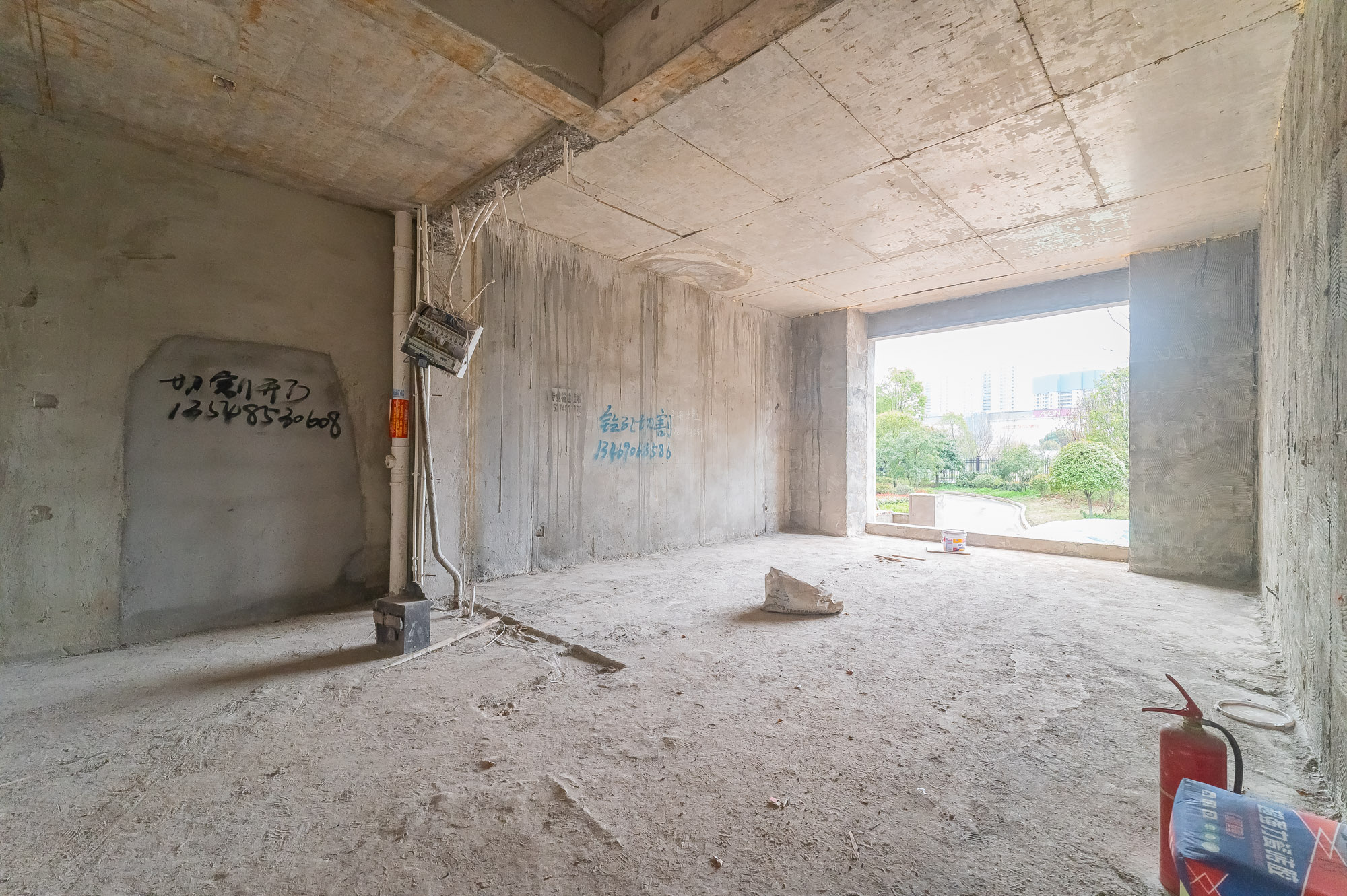 星湖湾二期洋房 7室2厅4卫 458.0万 星湖湾二期洋房 7室2厅4卫 458.0万客厅