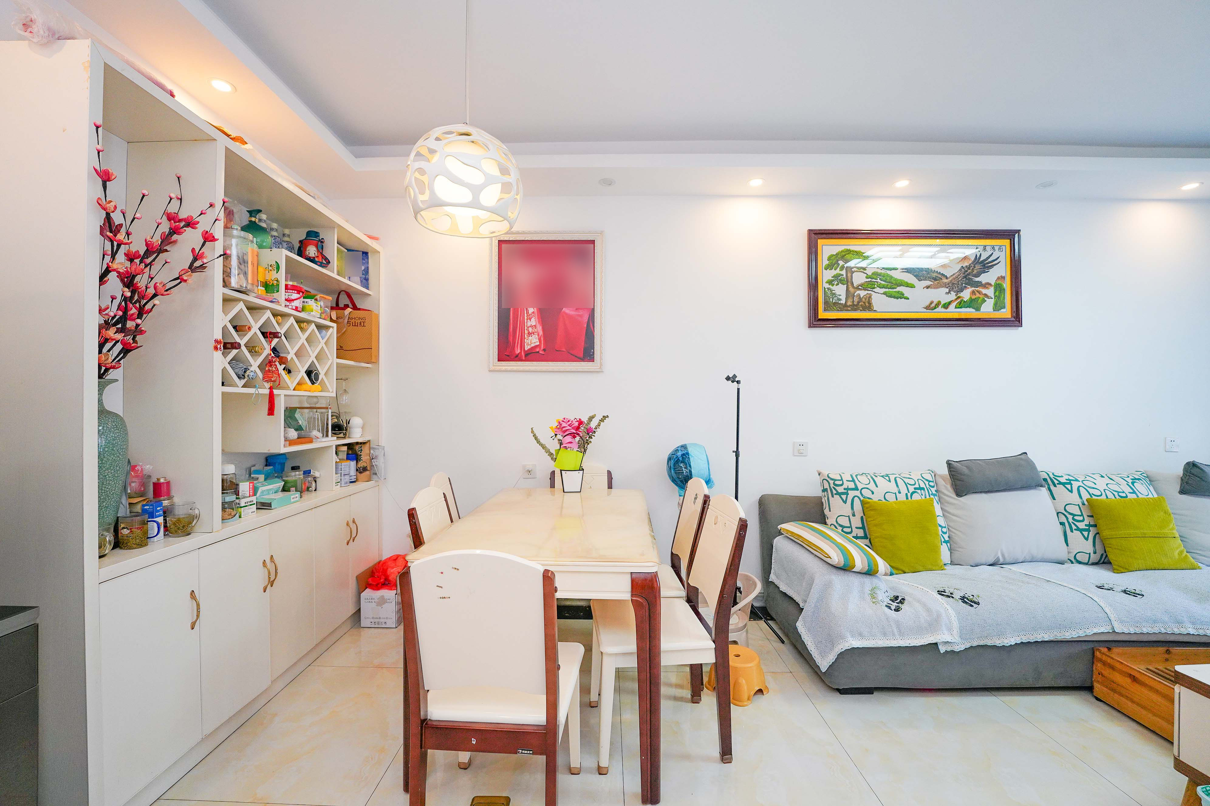 哈佛小镇(五矿哈佛小镇)  3室2厅1卫    67.8万 哈佛小镇(五矿哈佛小镇)  3室2厅1卫    67.8万客厅