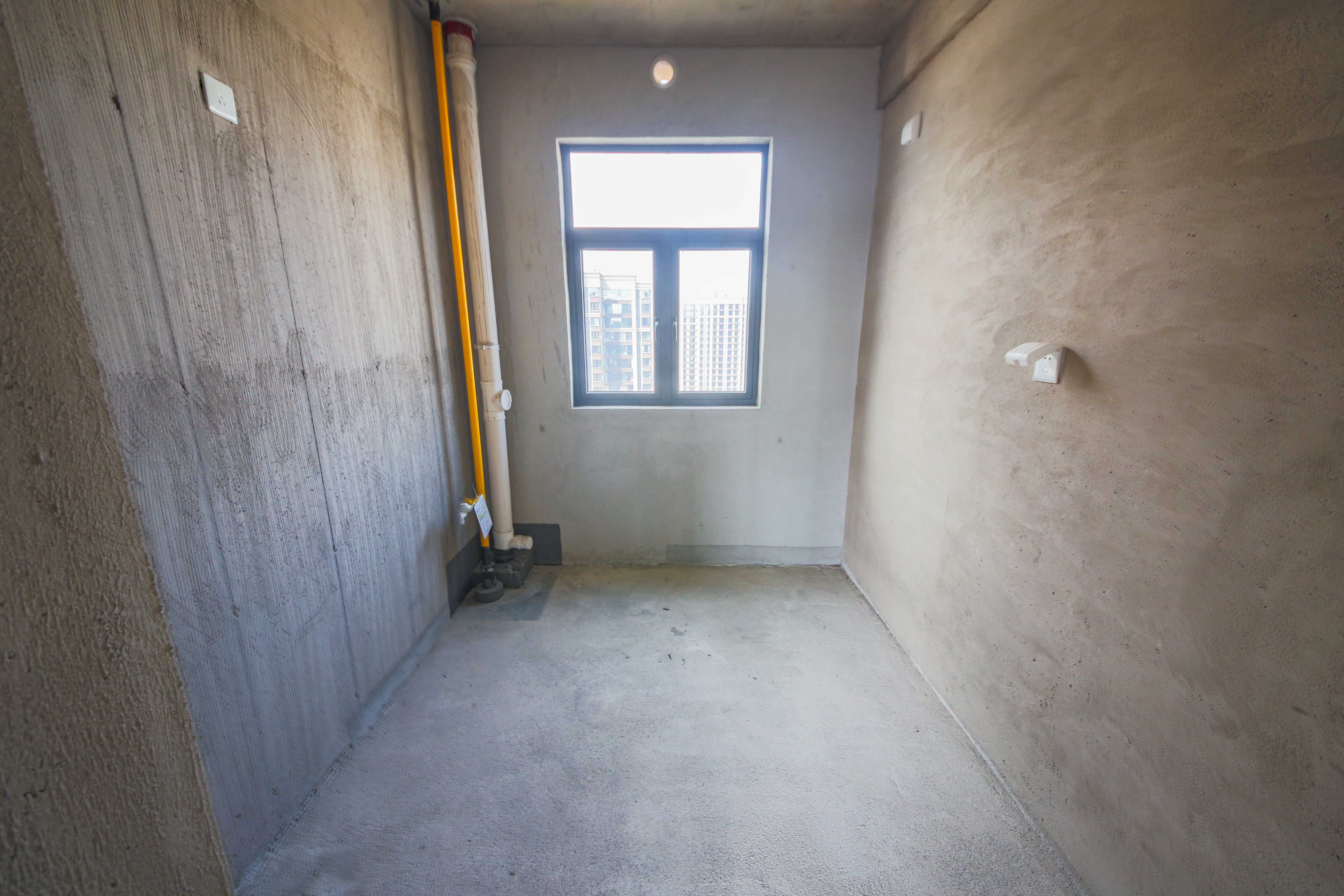 中建钰和城  3室2厅1卫   136.00万厨房