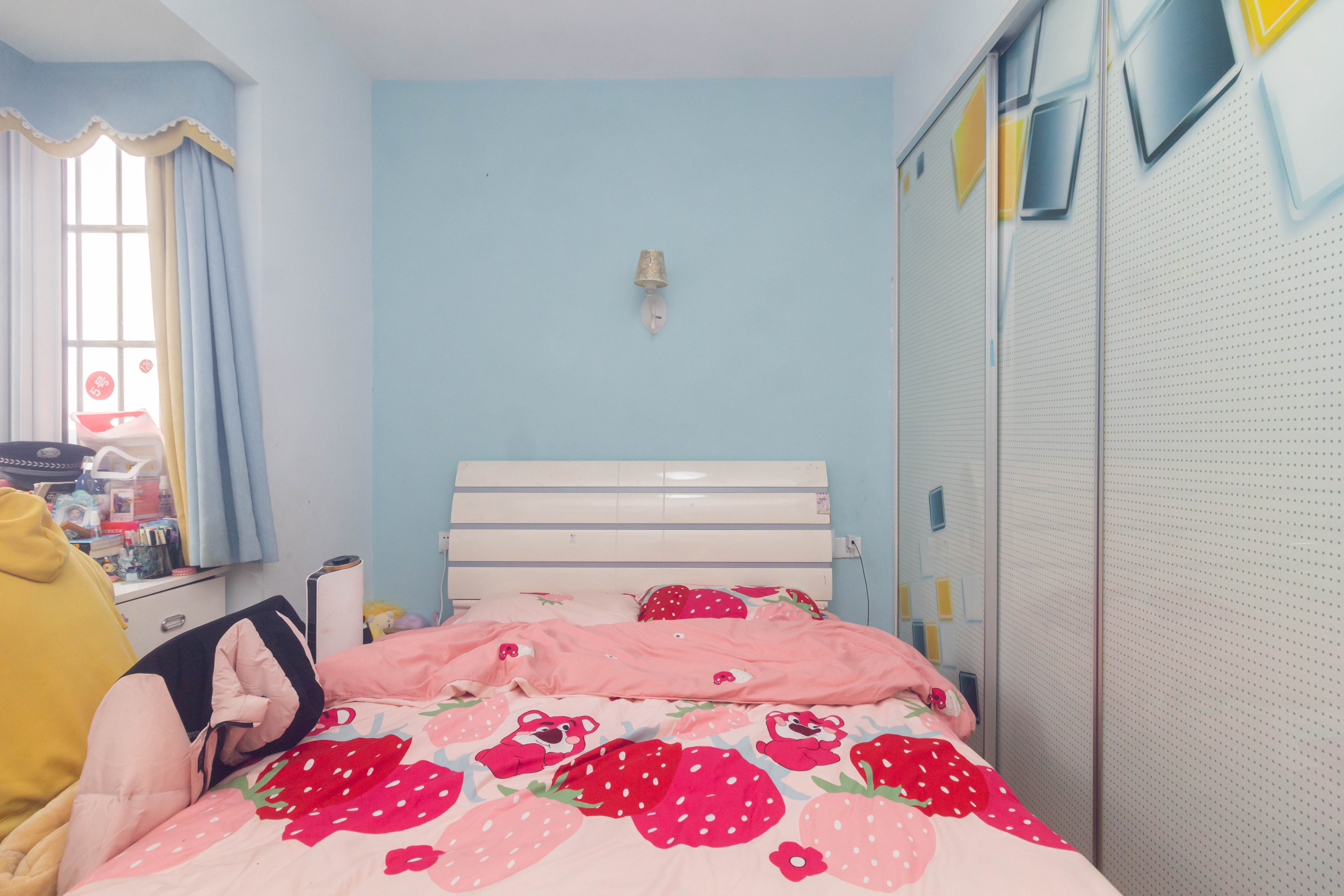 爵士湘  4室2厅2卫    89.8万 爵士湘  4室2厅2卫    89.8万卧室