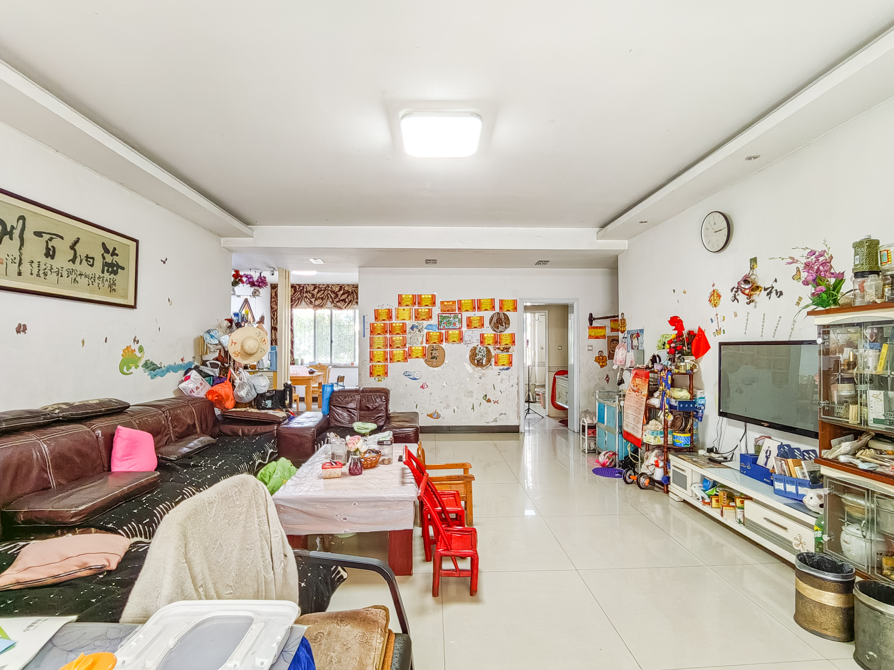 大众传媒教师公寓 4室2厅2卫 75.0万 大众传媒教师公寓 4室2厅2卫 75.0万客厅