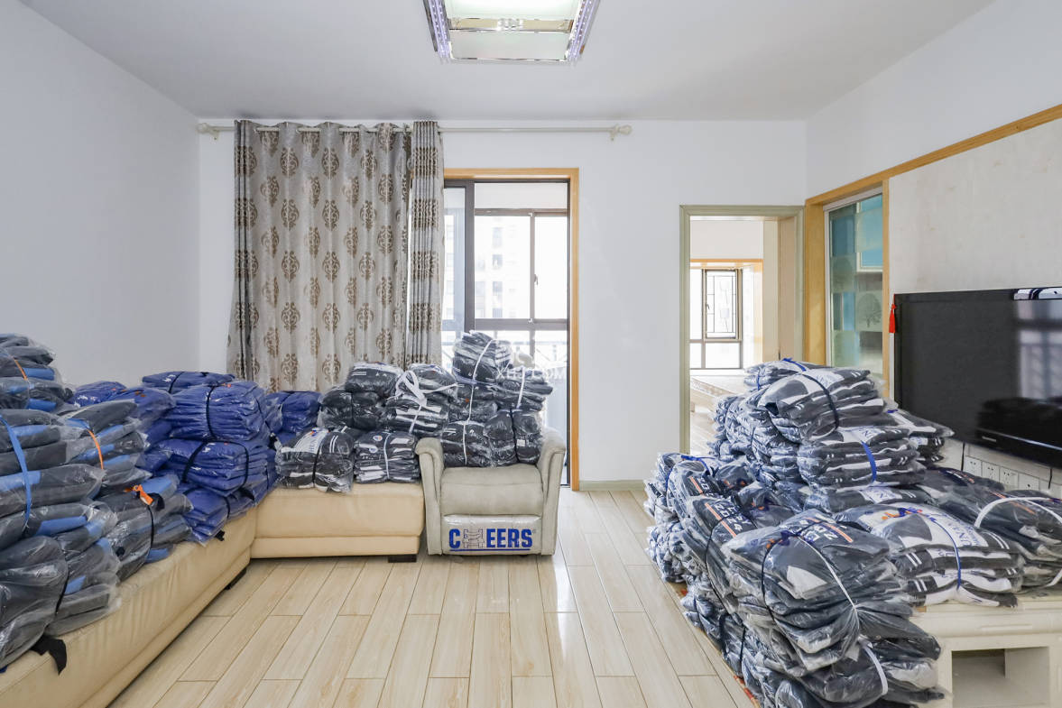 旭辉藏郡(藏郡、旭湘华府)  3室2厅1卫    233.0万 旭辉藏郡(藏郡、旭湘华府)  3室2厅1卫    233.0万客厅