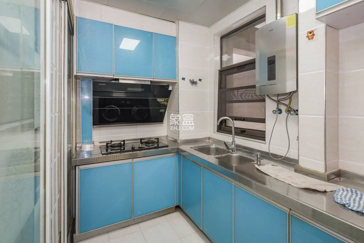 旭辉藏郡(藏郡、旭湘华府)  3室2厅1卫    233.0万 旭辉藏郡(藏郡、旭湘华府)  3室2厅1卫    233.0万厨房