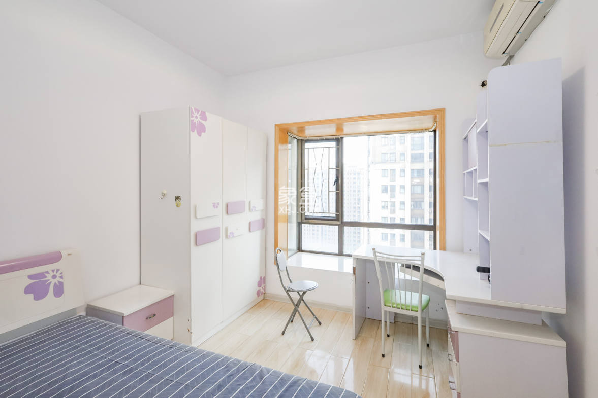 旭辉藏郡(藏郡、旭湘华府)  3室2厅1卫    233.0万 旭辉藏郡(藏郡、旭湘华府)  3室2厅1卫    233.0万卧室