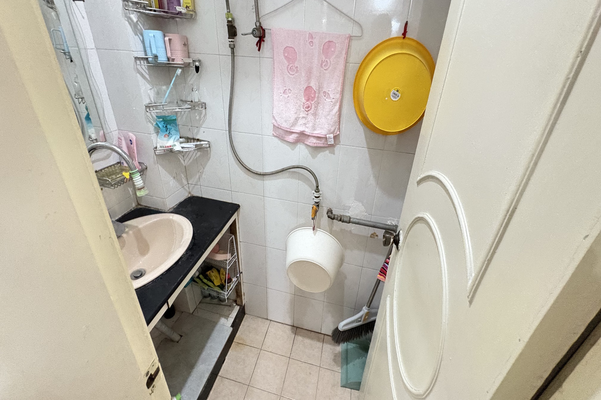 东茅街审计局宿舍（东茅街78号）  3室2厅1卫   89.80万卫生间
