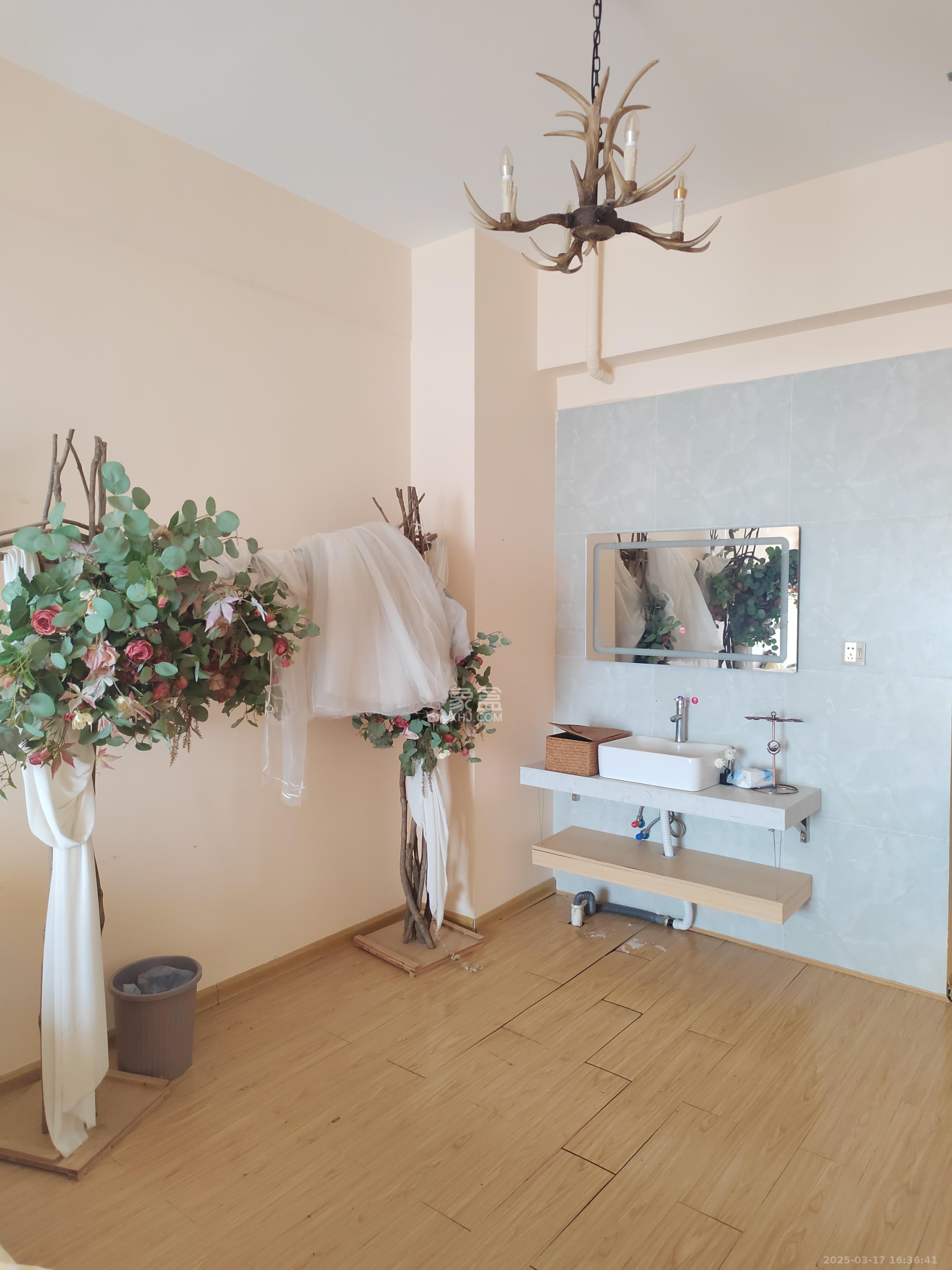 湘潭中心 1室1厅1卫 1300.0元/月 湘潭中心 1室1厅1卫 1300.0元/月室内图