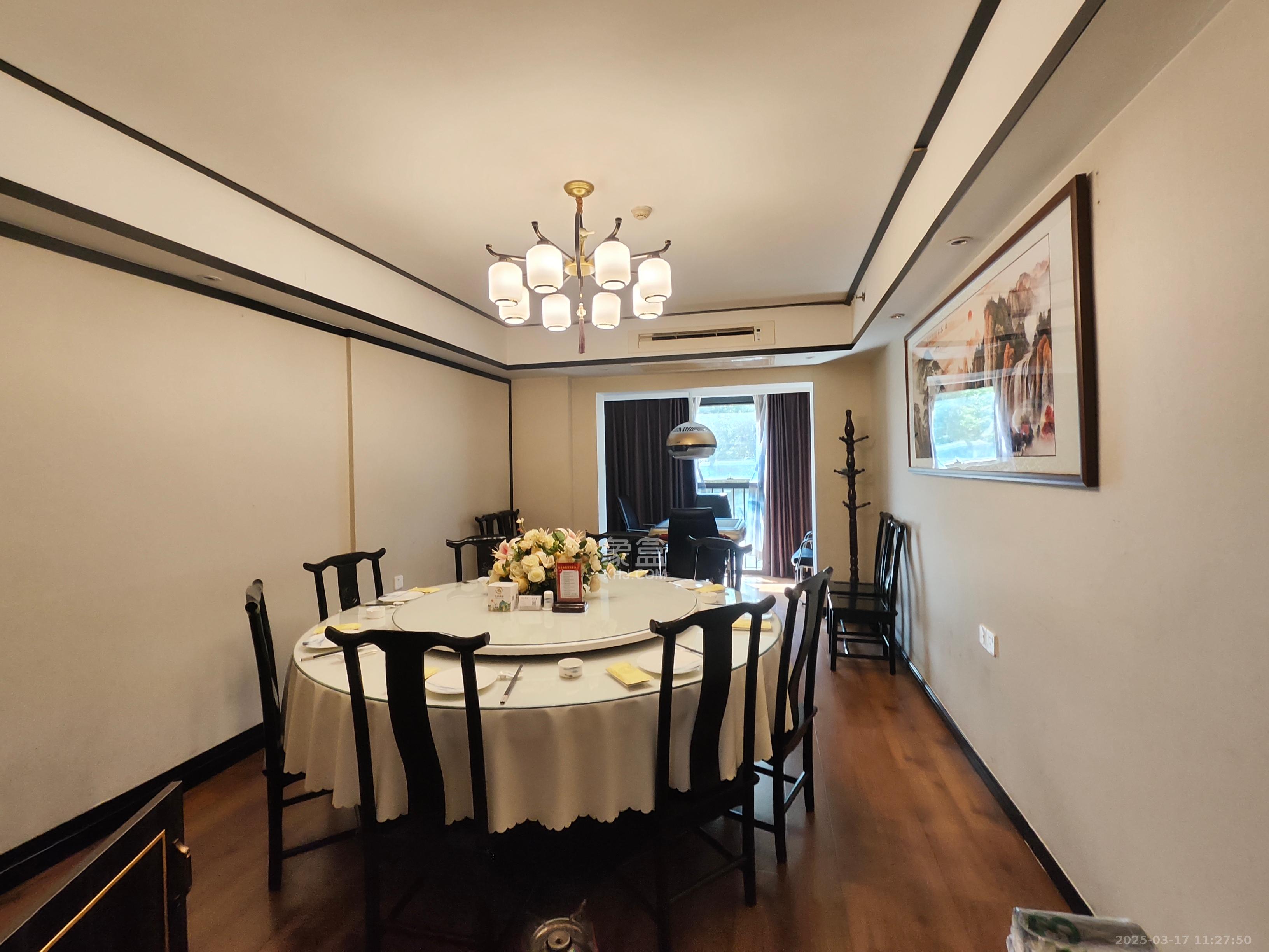 东塘瑞府  1室1厅1卫    20000.0元/月 东塘瑞府  1室1厅1卫    20000.0元/月室内图