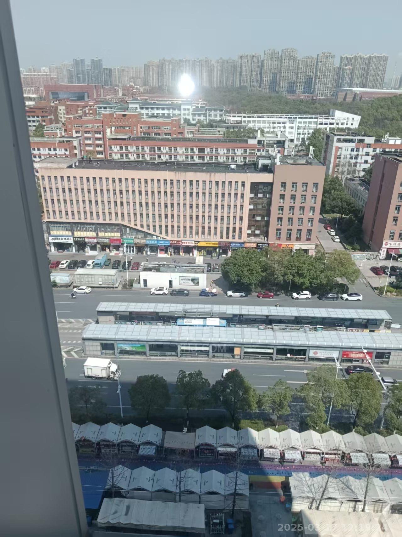 工大青年街区  1室1厅1卫   1400.00元/月室内图