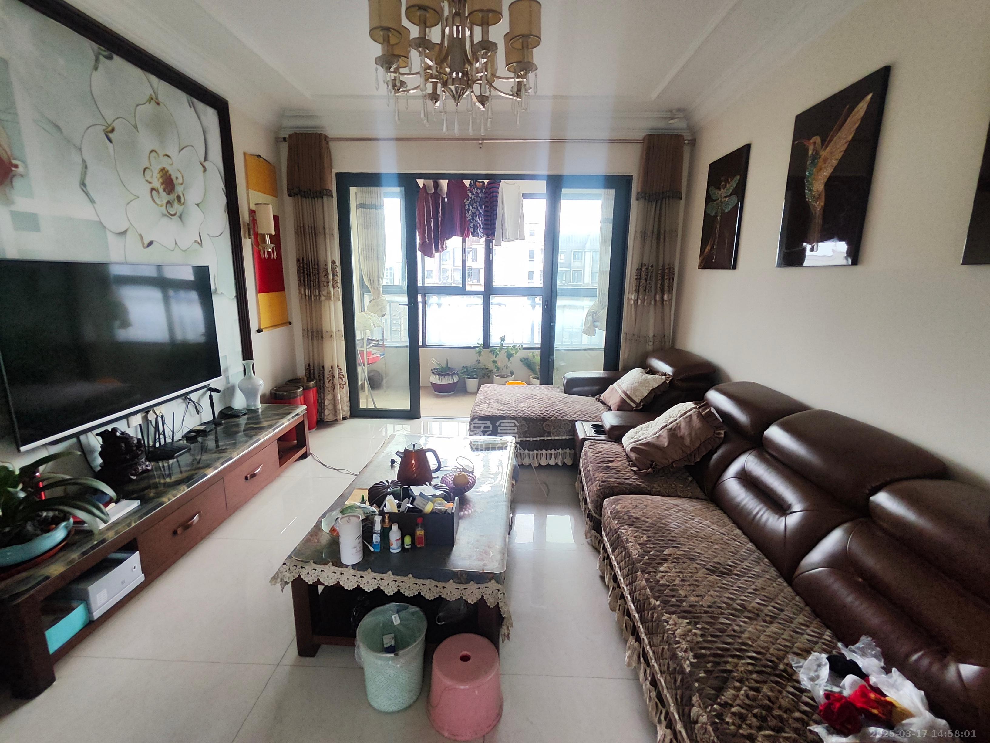 恒大江湾 3室2厅2卫 2400.0元/月 恒大江湾 3室2厅2卫 2400.0元/月室内图