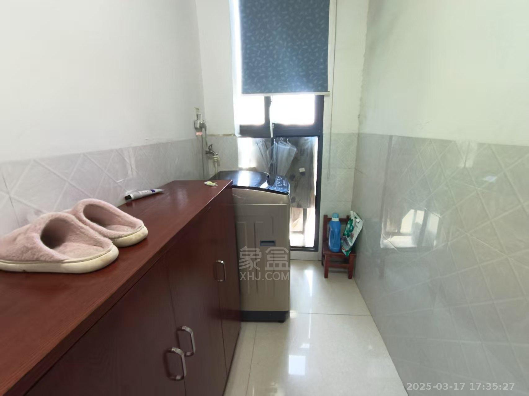 庐山春天二期曼城 3室2厅1卫 2100.0元/月 庐山春天二期曼城 3室2厅1卫 2100.0元/月室内图