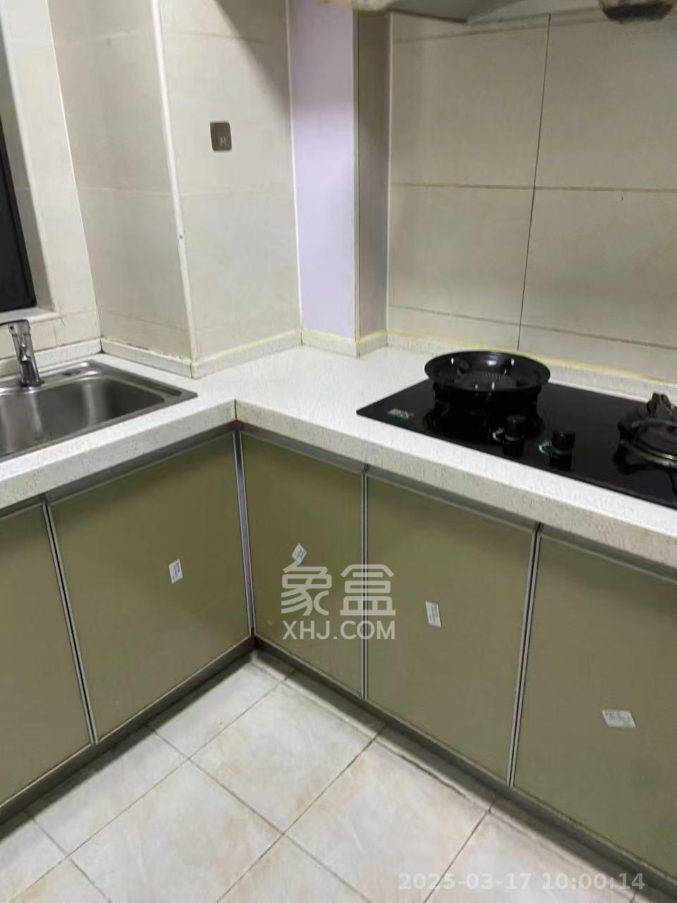 绿地海外滩一期  2室2厅1卫   1700.00元/月室内图