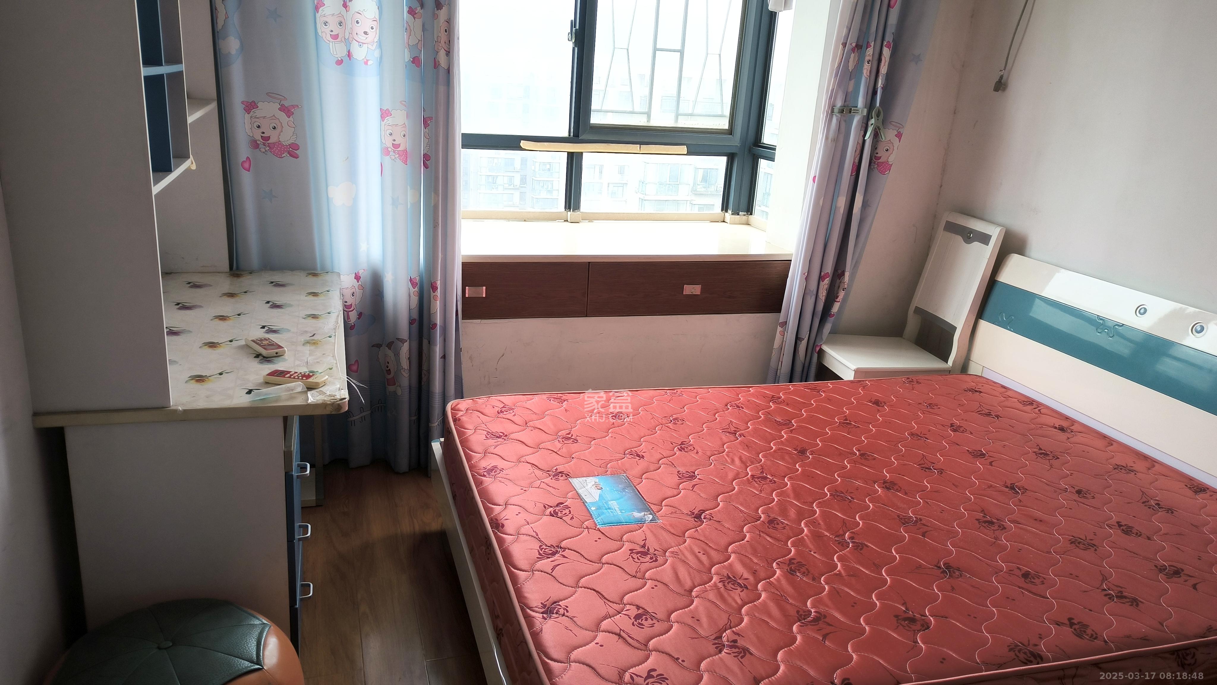 湘江世纪城鸿江苑 3室2厅1卫 2100.0元/月 湘江世纪城鸿江苑 3室2厅1卫 2100.0元/月室内图