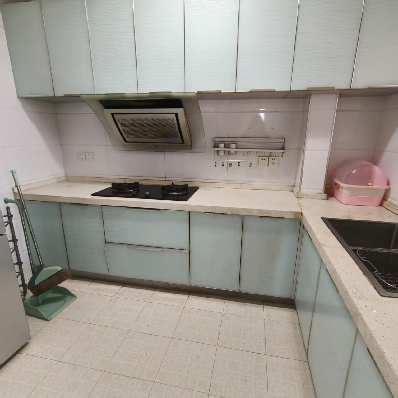 滨江财富中心  3室2厅1卫    1300.0元/月 滨江财富中心  3室2厅1卫    1300.0元/月室内图