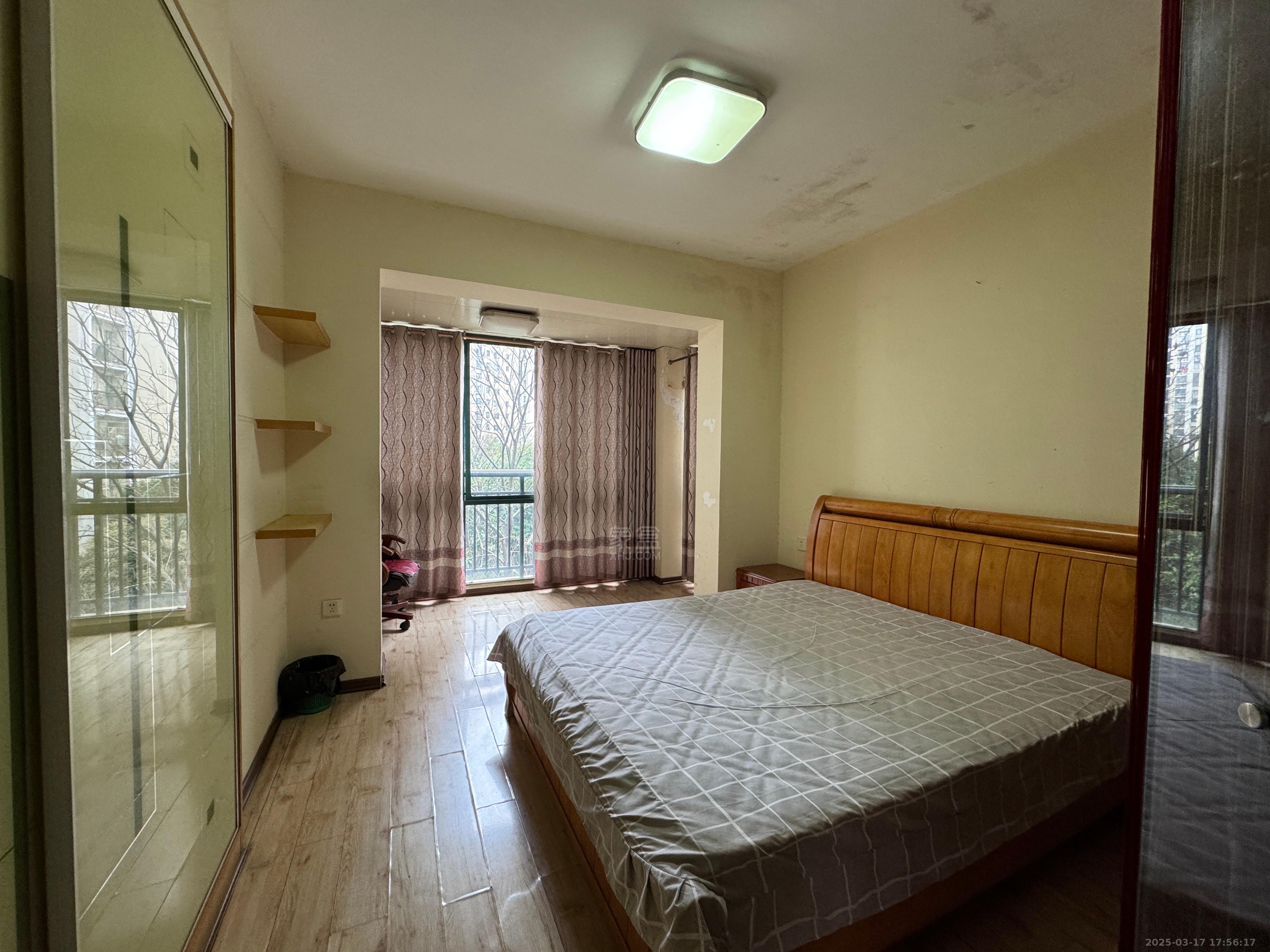 共和城 3室2厅2卫 1600.0元/月 共和城 3室2厅2卫 1600.0元/月室内图