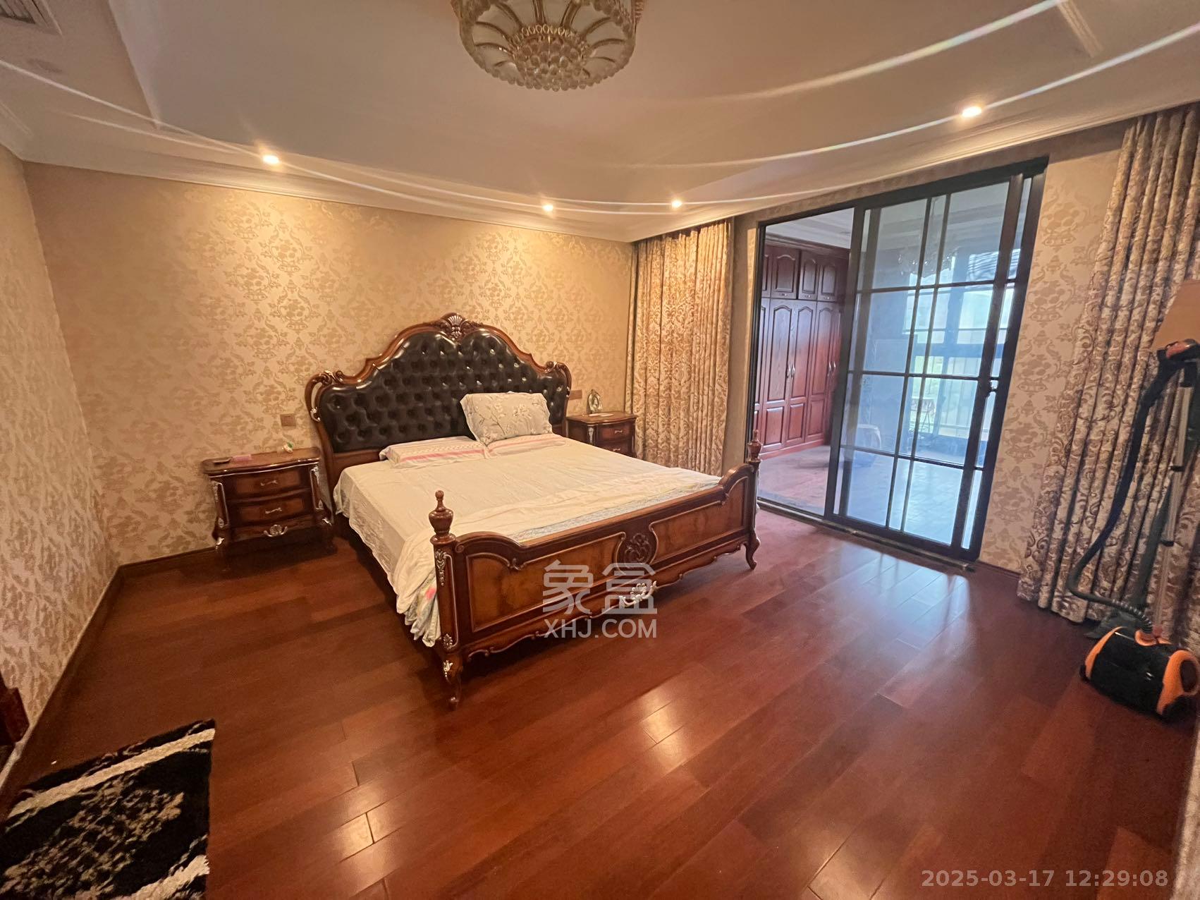 融科檀香山(融科紫檀、香山国际) 6室2厅3卫 13000.0元/月 融科檀香山(融科紫檀、香山国际) 6室2厅3卫 13000.0元/月室内图