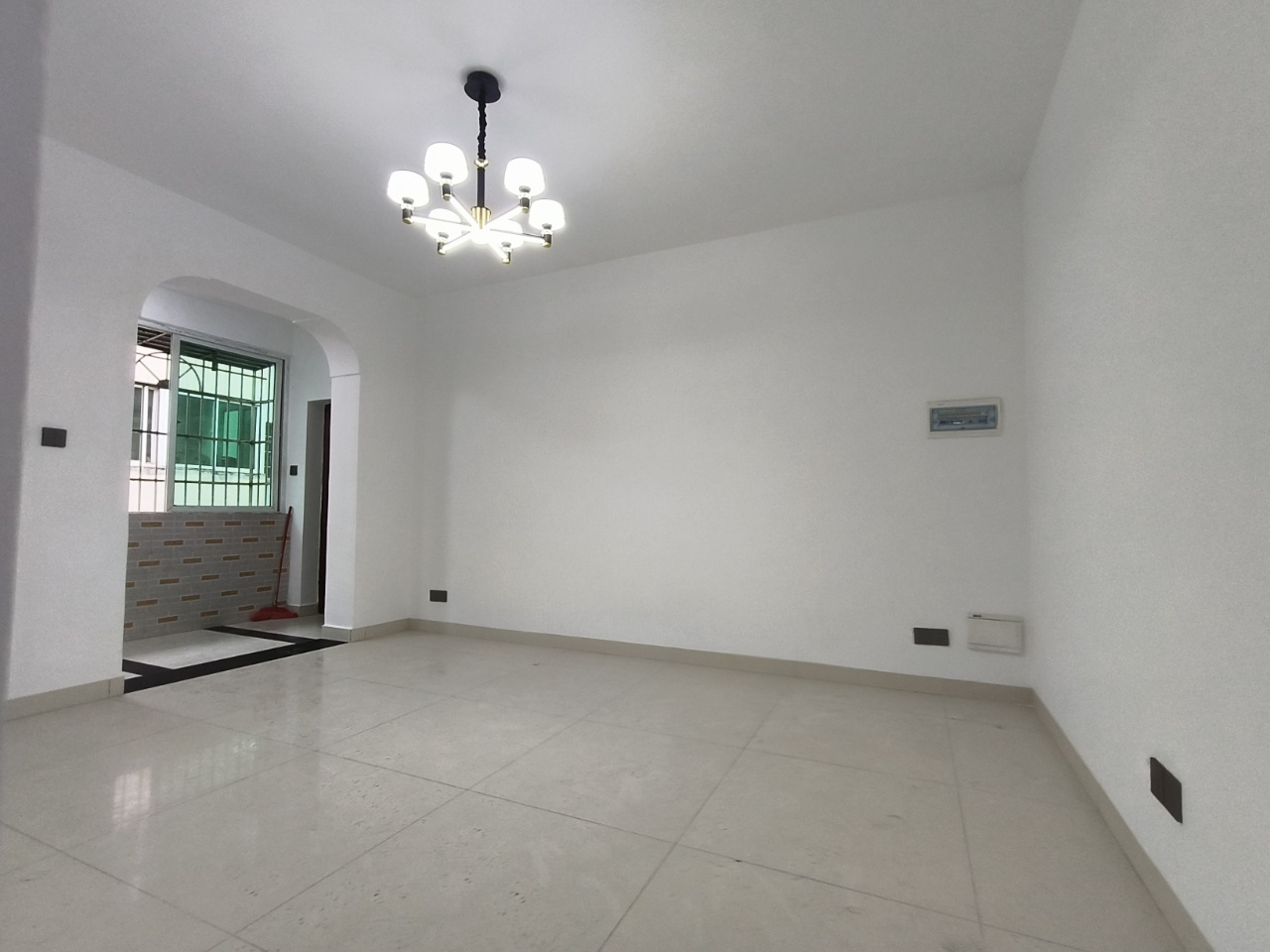 外经小区(南沙路)  2室2厅1卫    87.0万 外经小区(南沙路)  2室2厅1卫    87.0万室内图