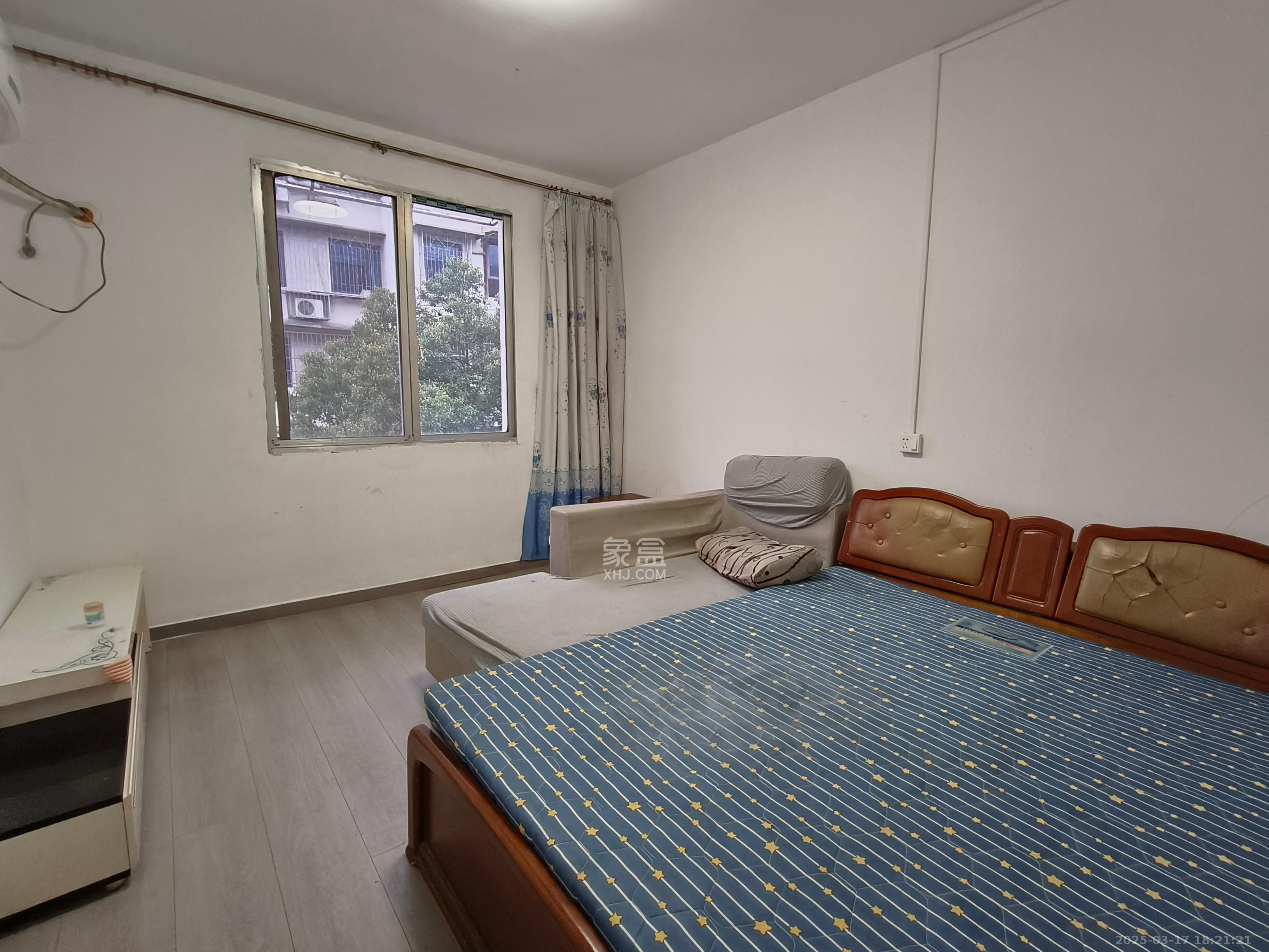 营山佳园 2室1厅1卫 1100.0元/月 营山佳园 2室1厅1卫 1100.0元/月室内图