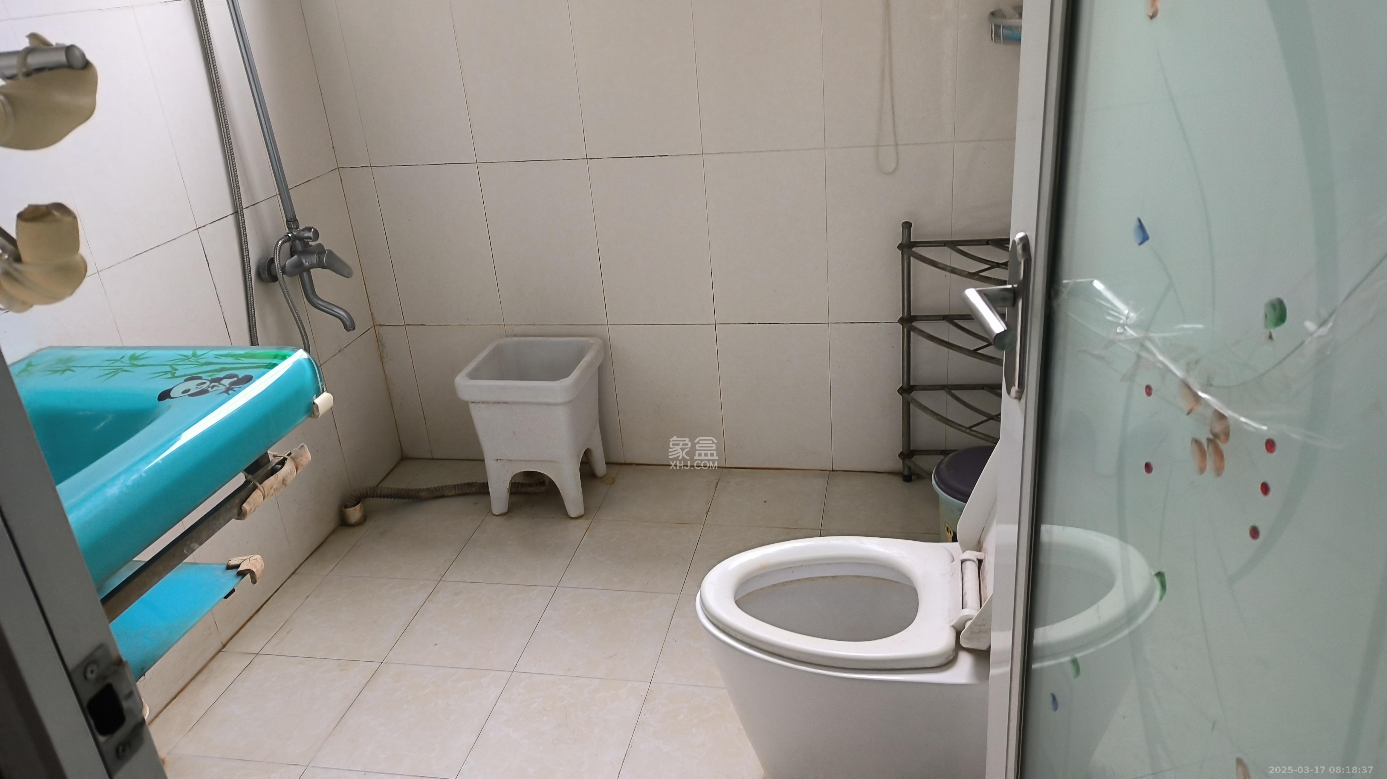 湘江世纪城鸿江苑 3室2厅1卫 2100.0元/月 湘江世纪城鸿江苑 3室2厅1卫 2100.0元/月室内图