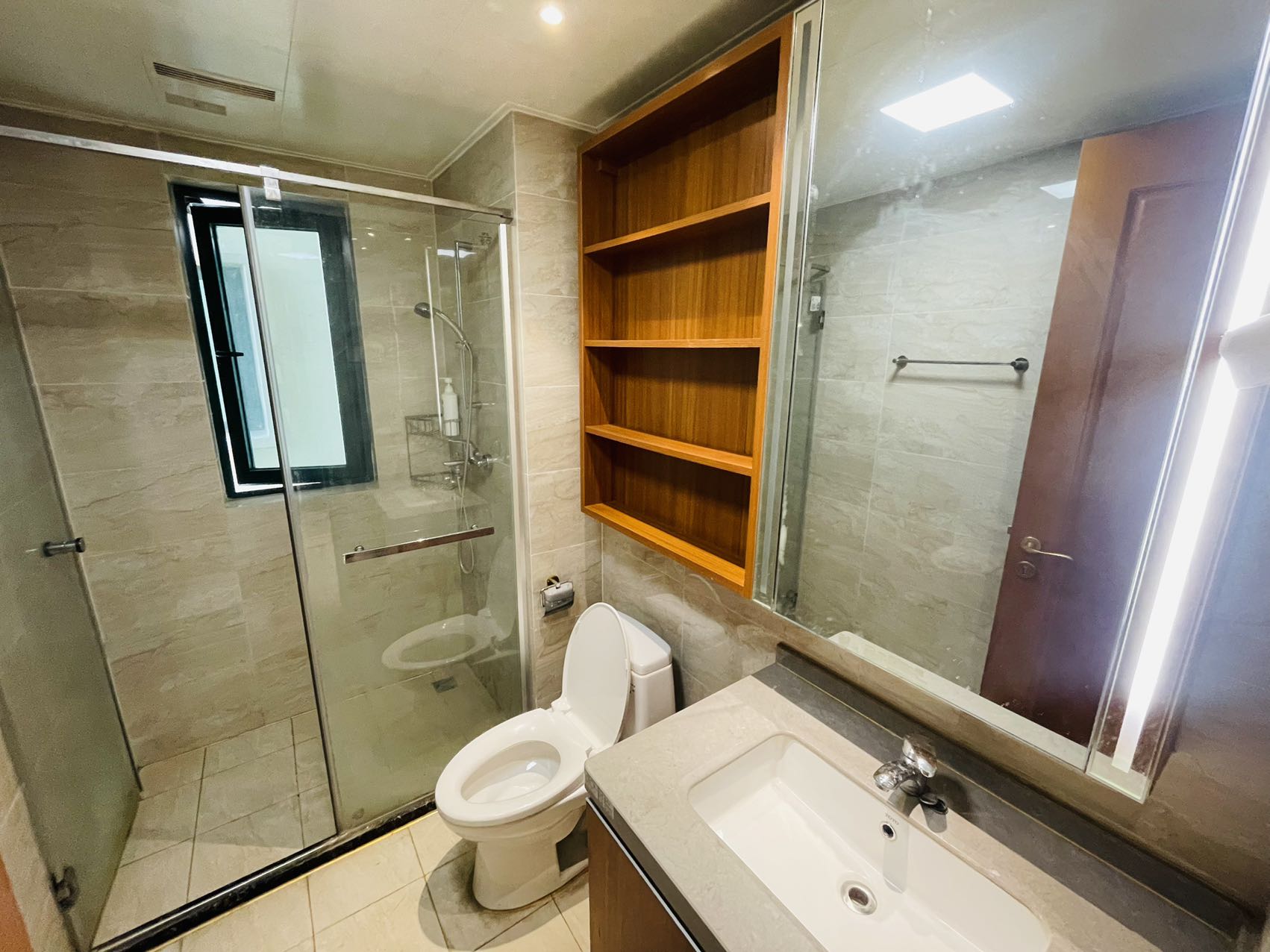 恒大绿洲  2室2厅1卫    1800.0元/月 恒大绿洲  2室2厅1卫    1800.0元/月室内图