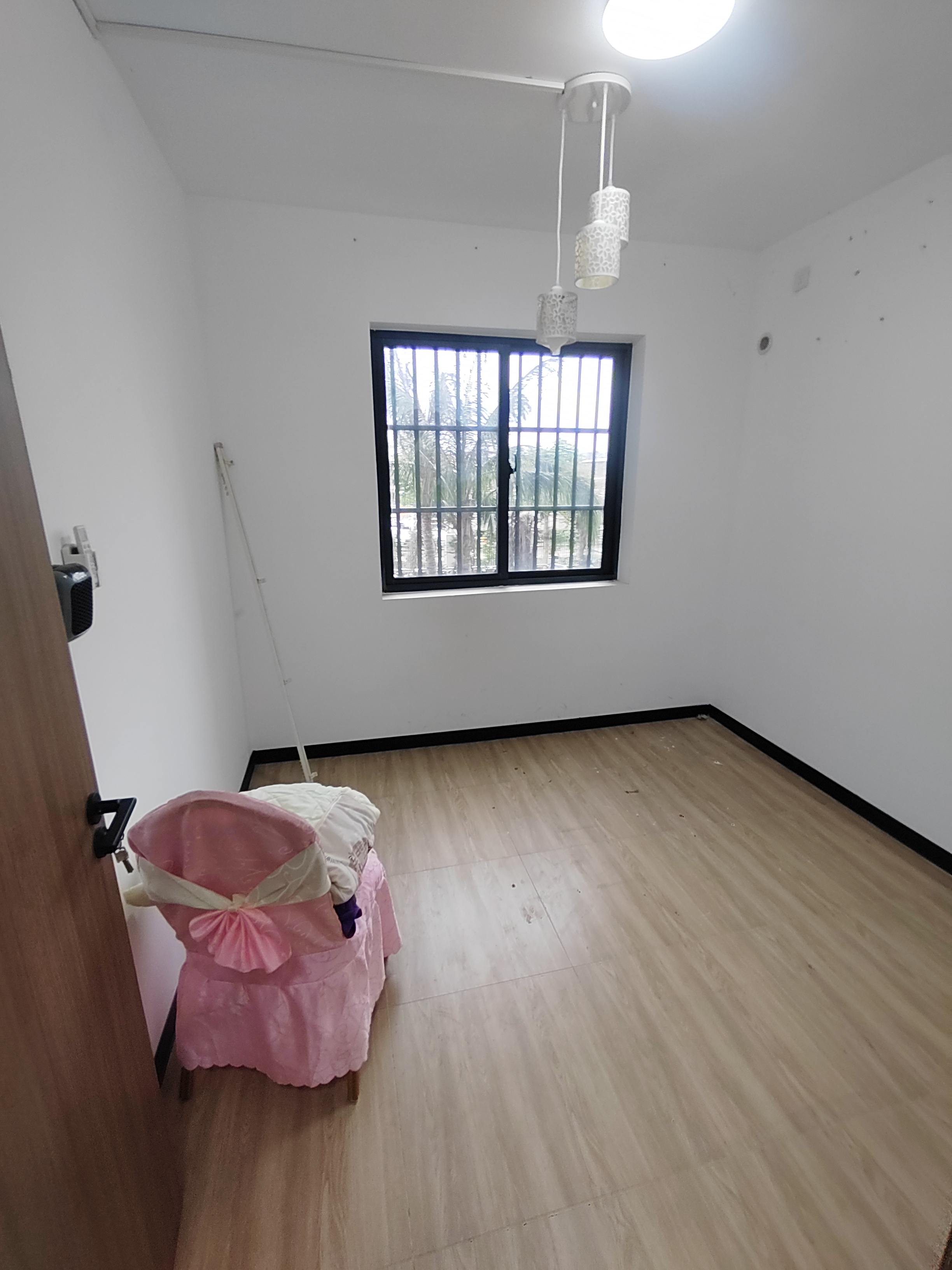 电白雅居  3室2厅2卫   2300.00元/月室内图