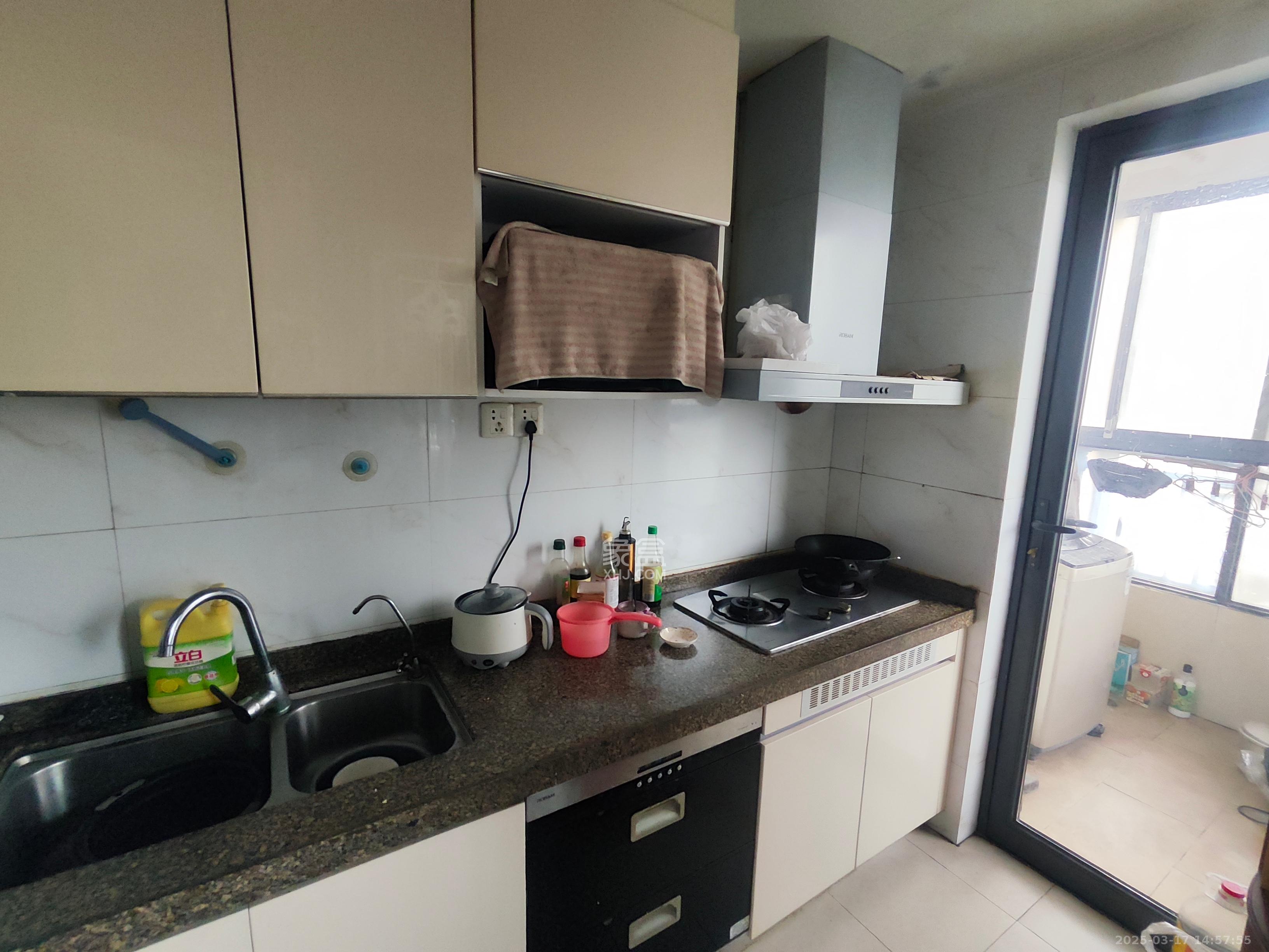 恒大江湾 3室2厅2卫 2400.0元/月 恒大江湾 3室2厅2卫 2400.0元/月室内图