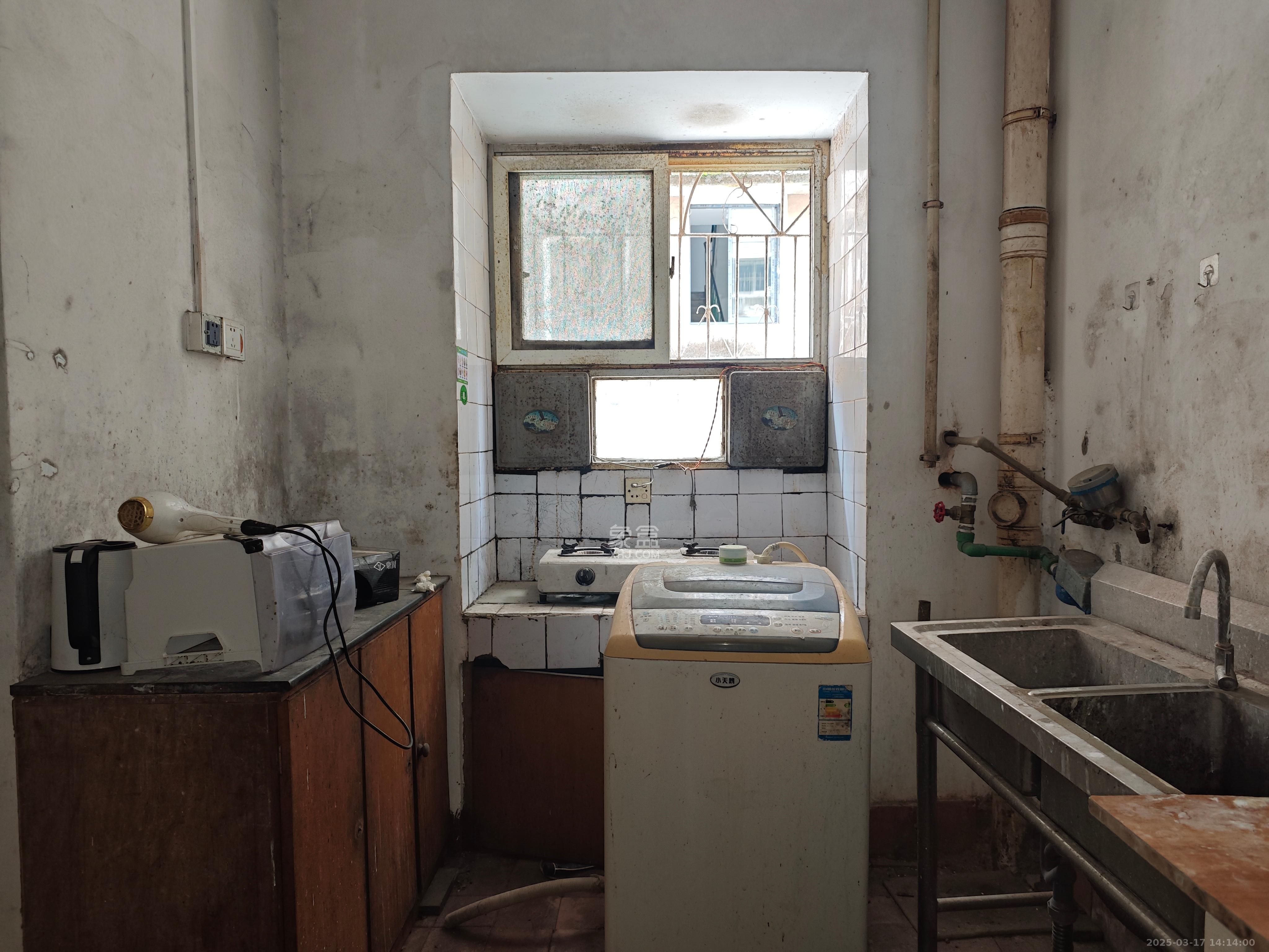 湖南省教育厅西院 3室2厅1卫 3200.0元/月 湖南省教育厅西院 3室2厅1卫 3200.0元/月室内图