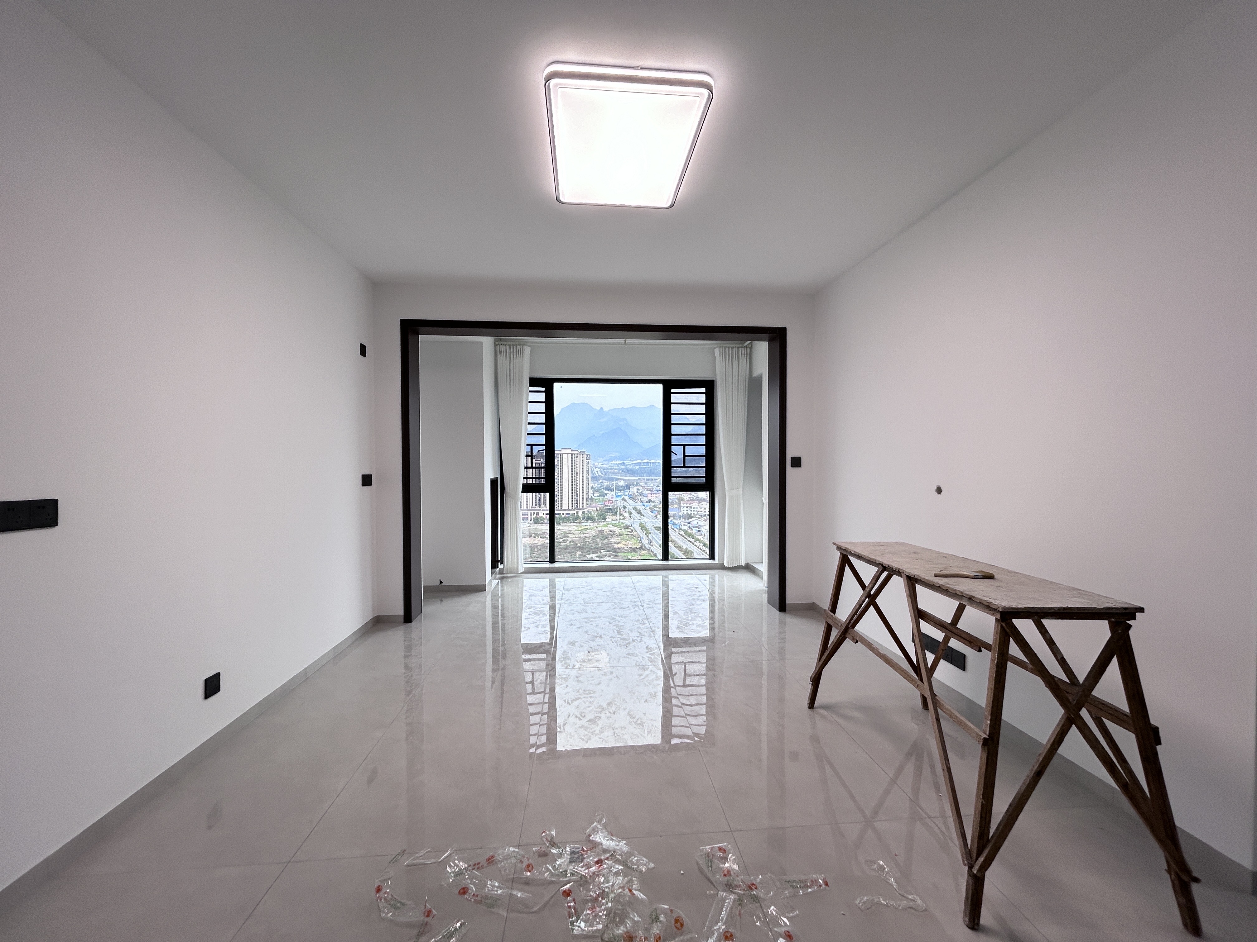 天成国际 3室2厅2卫 1800.0元/月 天成国际 3室2厅2卫 1800.0元/月室内图