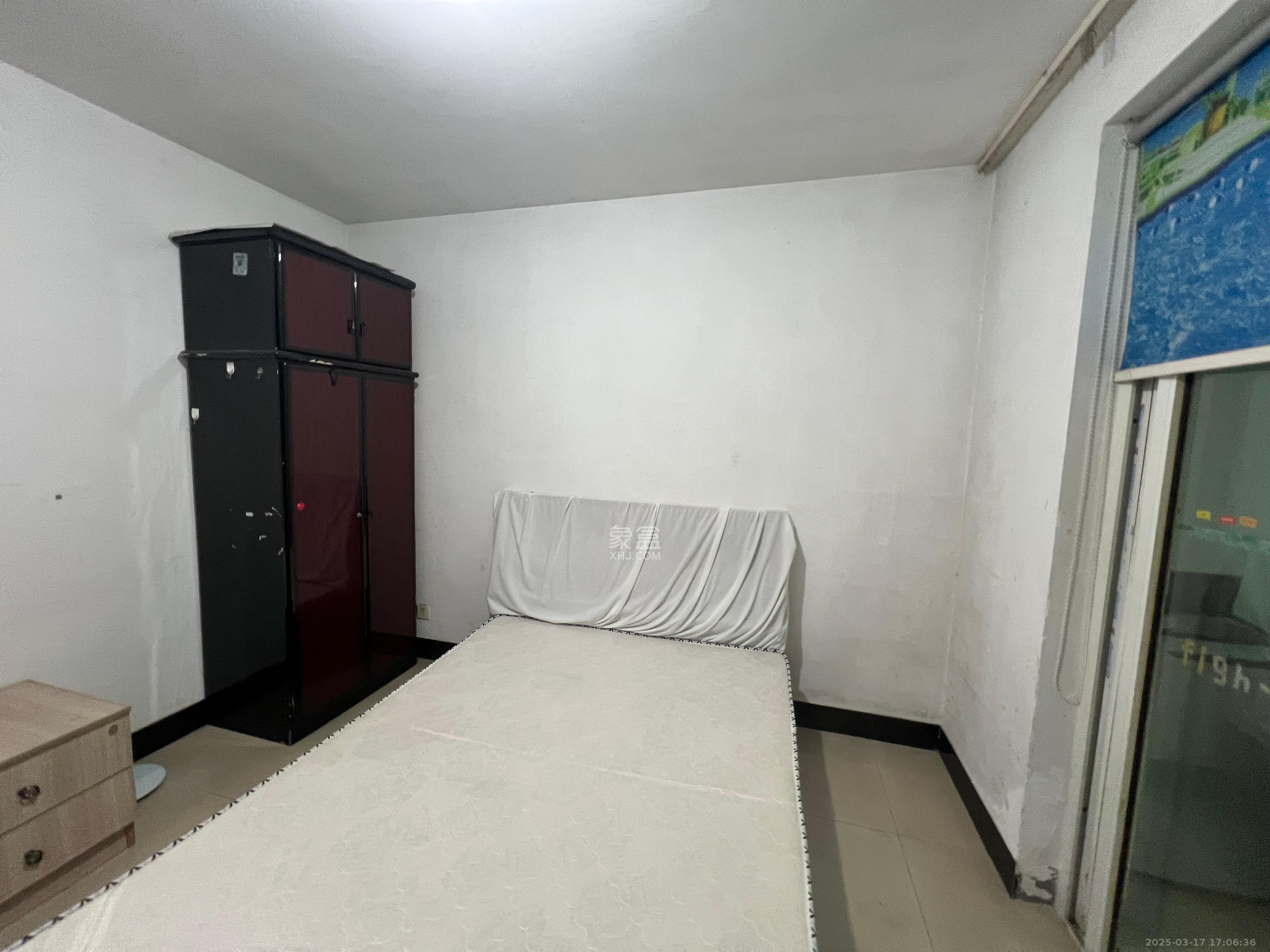荷花园安置小区  2室1厅1卫   1800.00元/月室内图