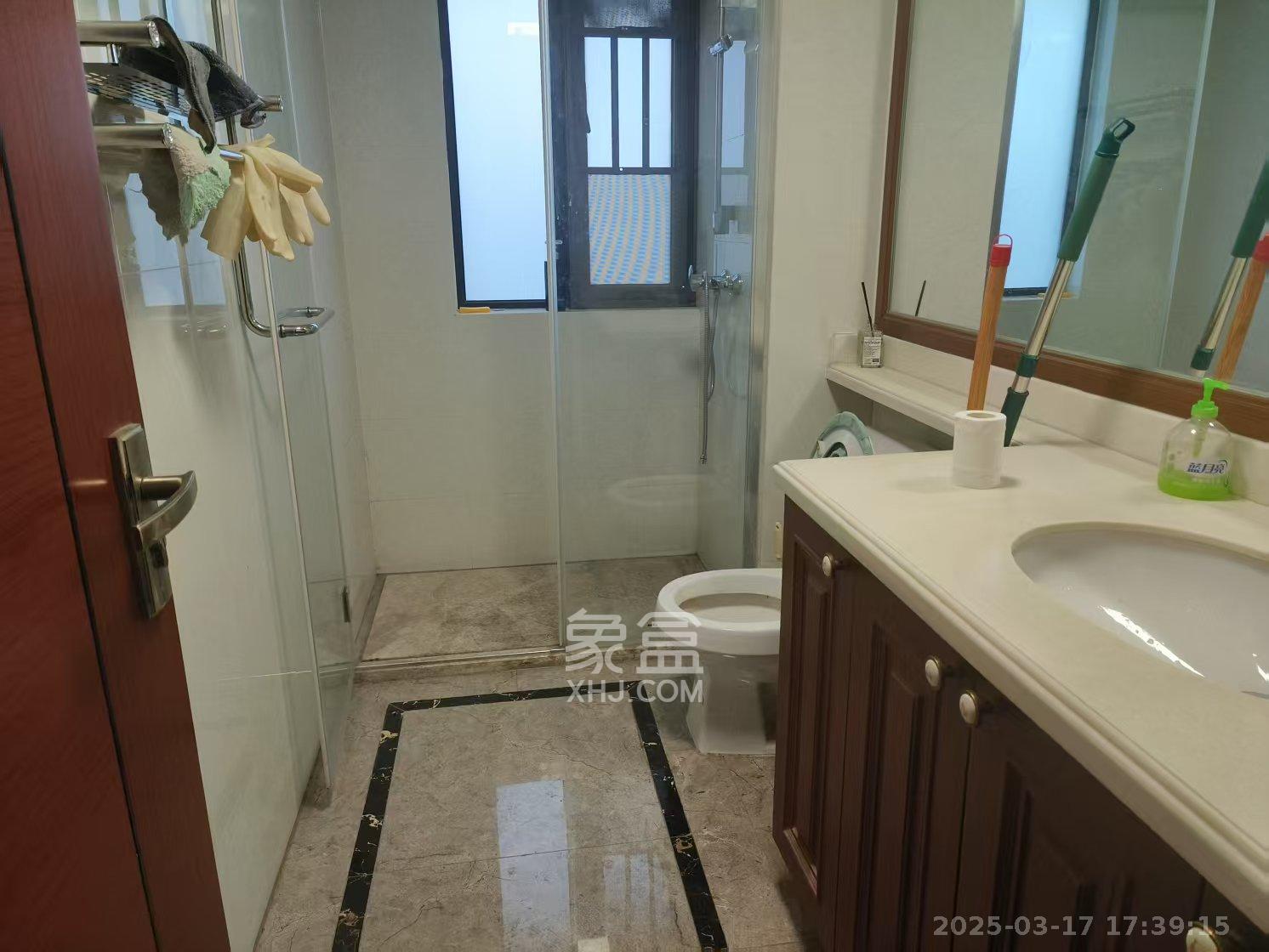 中海国际二期  3室2厅2卫    2200.0元/月室内图