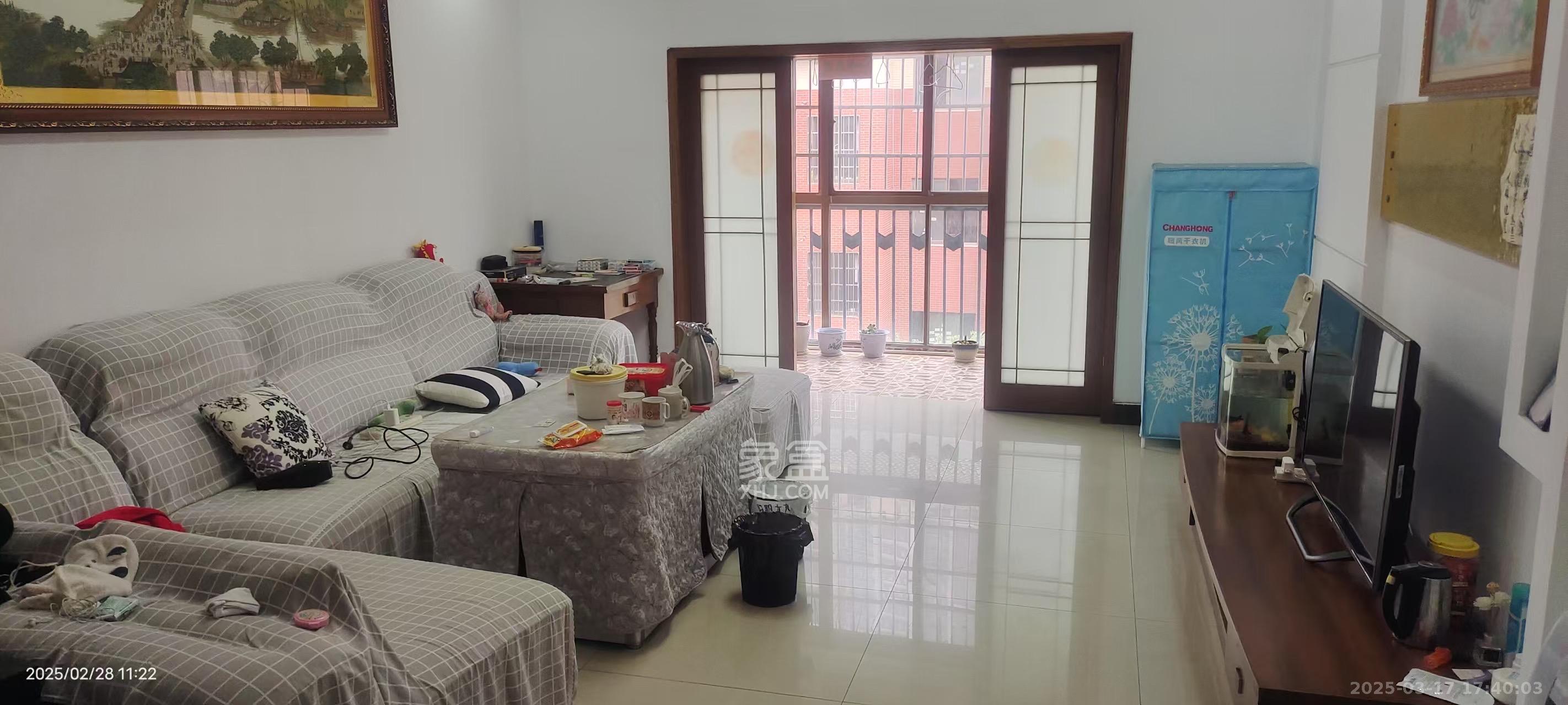 莲湖汽配城  4室2厅1卫    2600.0元/月 莲湖汽配城  4室2厅1卫    2600.0元/月