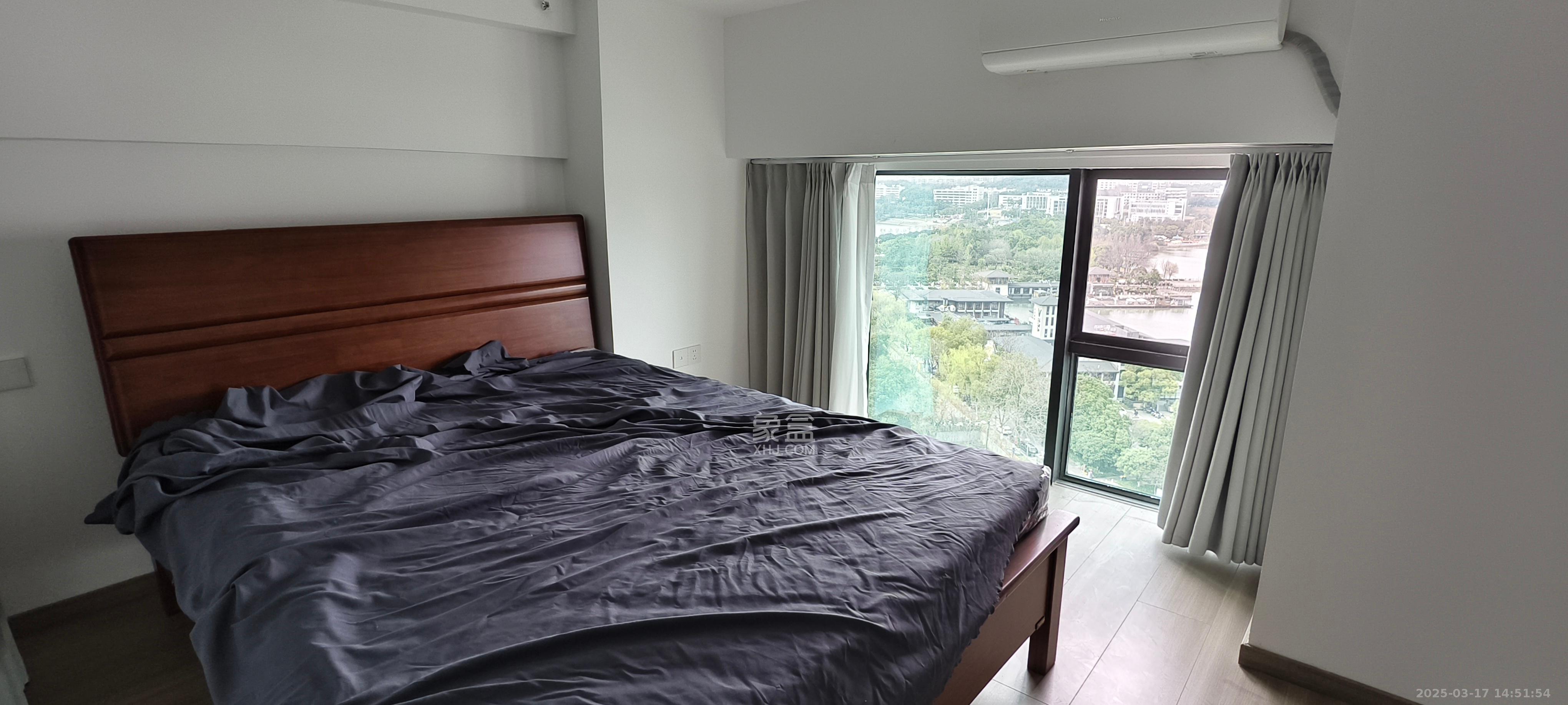绿地V岛  2室2厅2卫   2800.00元/月室内图