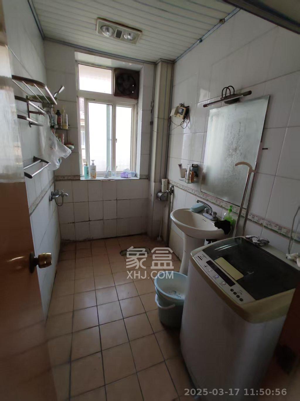 浦沅生活一区  2室2厅1卫    1500.0元/月 浦沅生活一区  2室2厅1卫    1500.0元/月室内图1