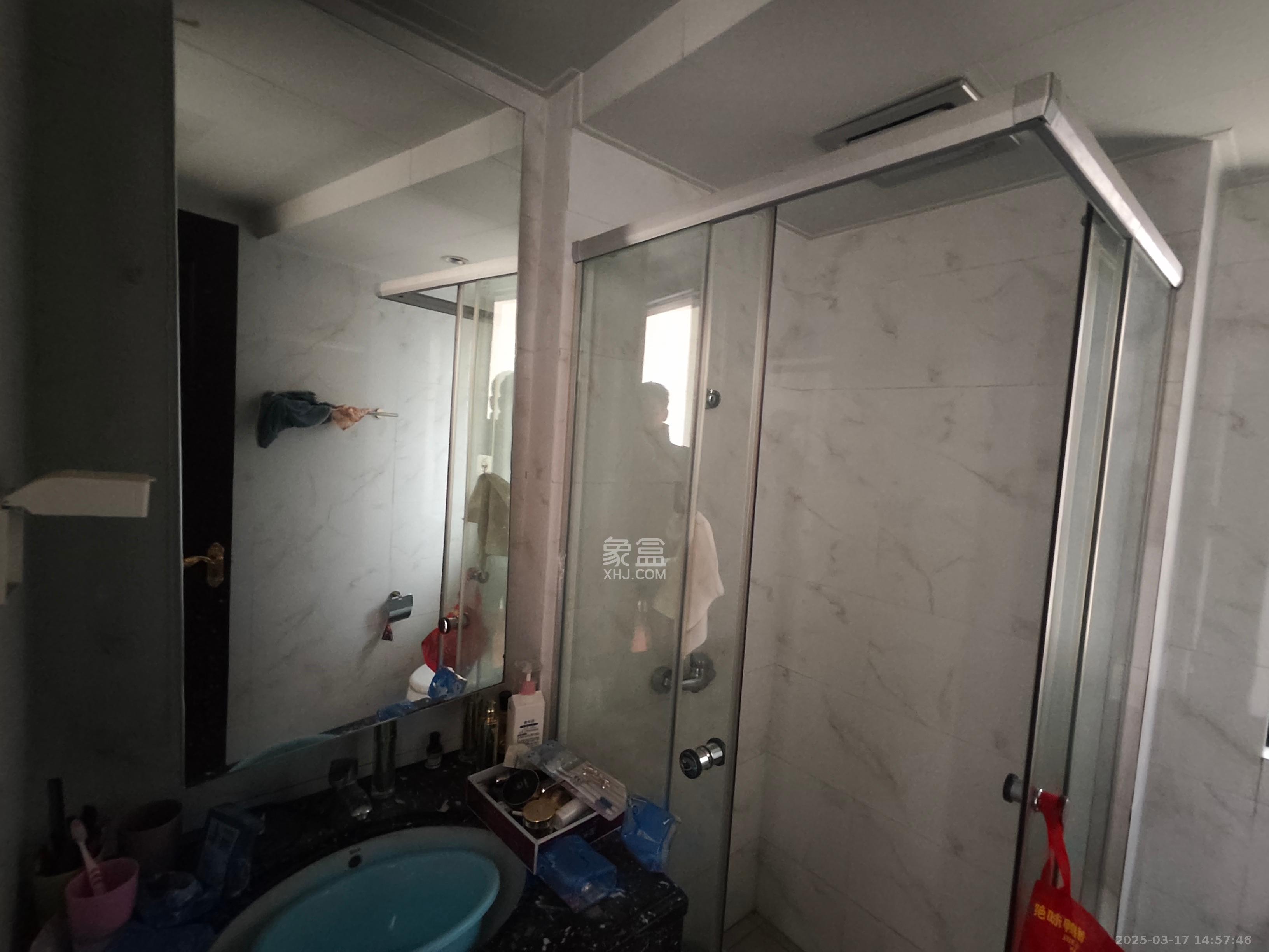 恒大江湾 3室2厅2卫 2400.0元/月 恒大江湾 3室2厅2卫 2400.0元/月室内图